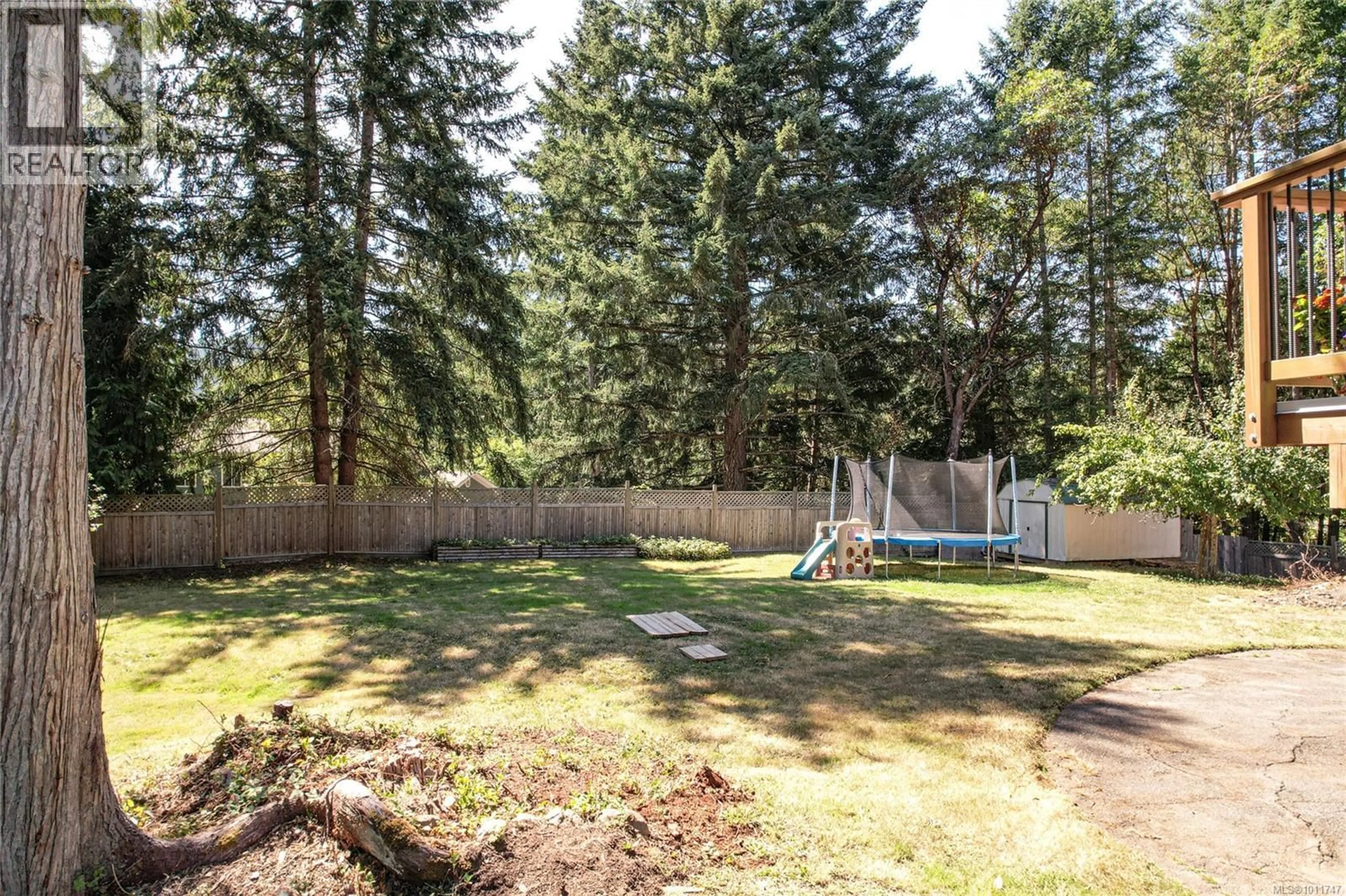 Patio, forest/trees view for 210 WILDWOOD CRESCENT, Salt Spring British Columbia V8K2N7