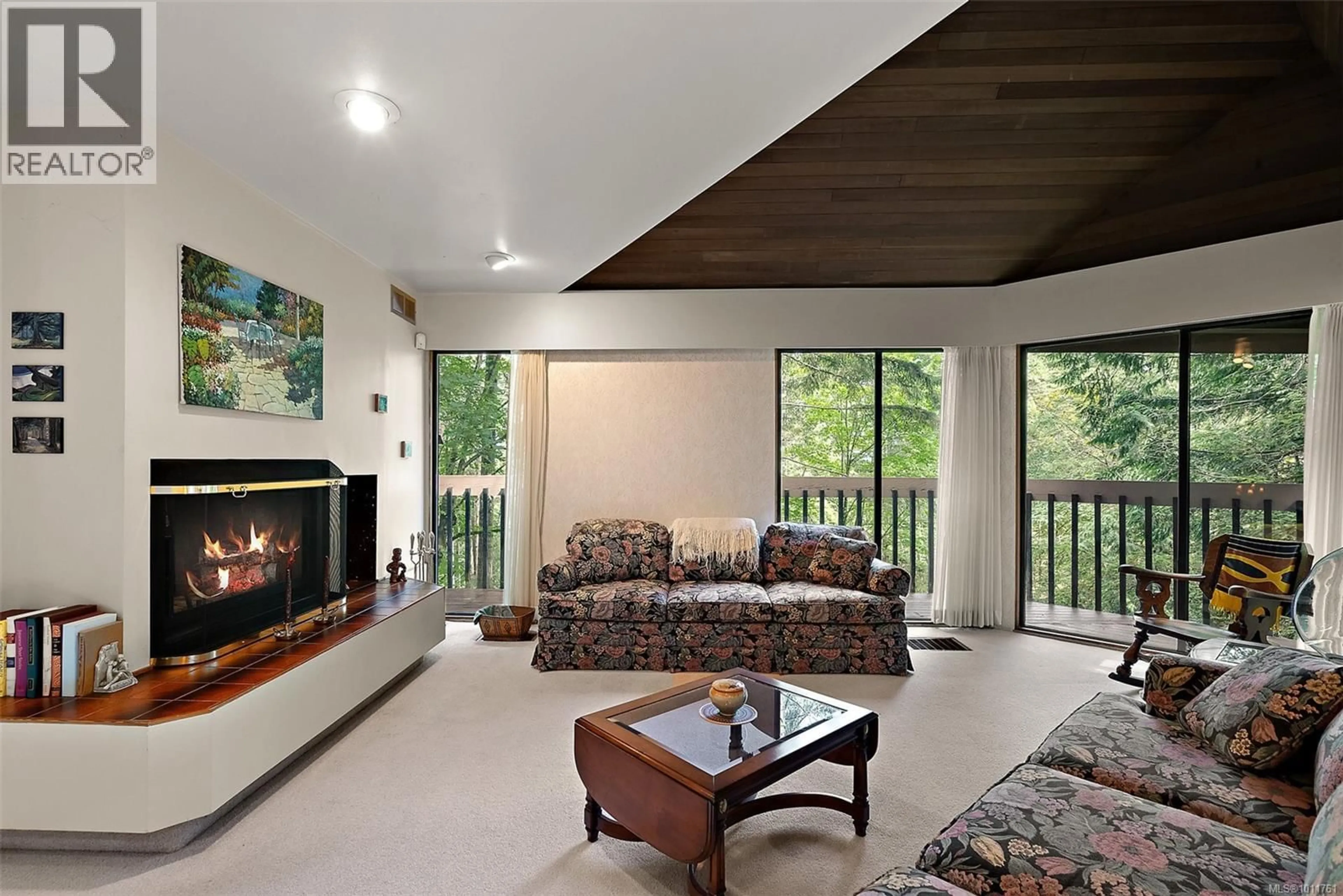 Living room with furniture, unknown for 1465 LANDS END ROAD, North Saanich British Columbia V8L5K1