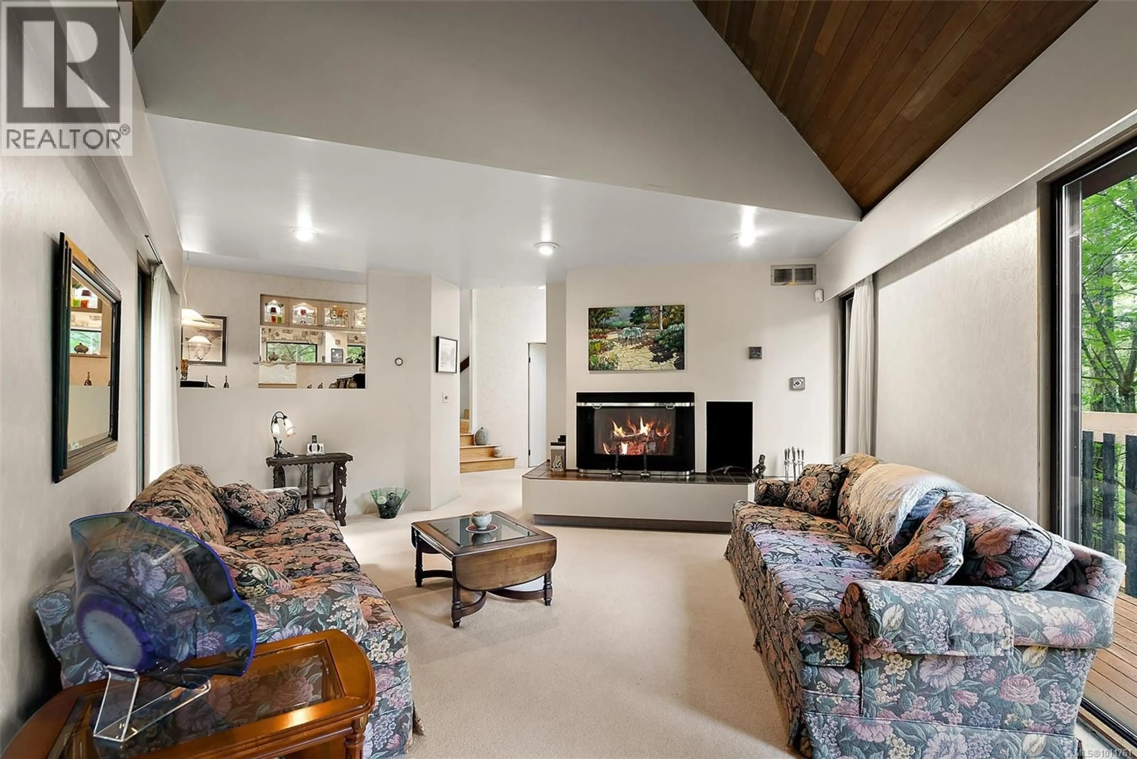 Living room with furniture, unknown for 1465 LANDS END ROAD, North Saanich British Columbia V8L5K1