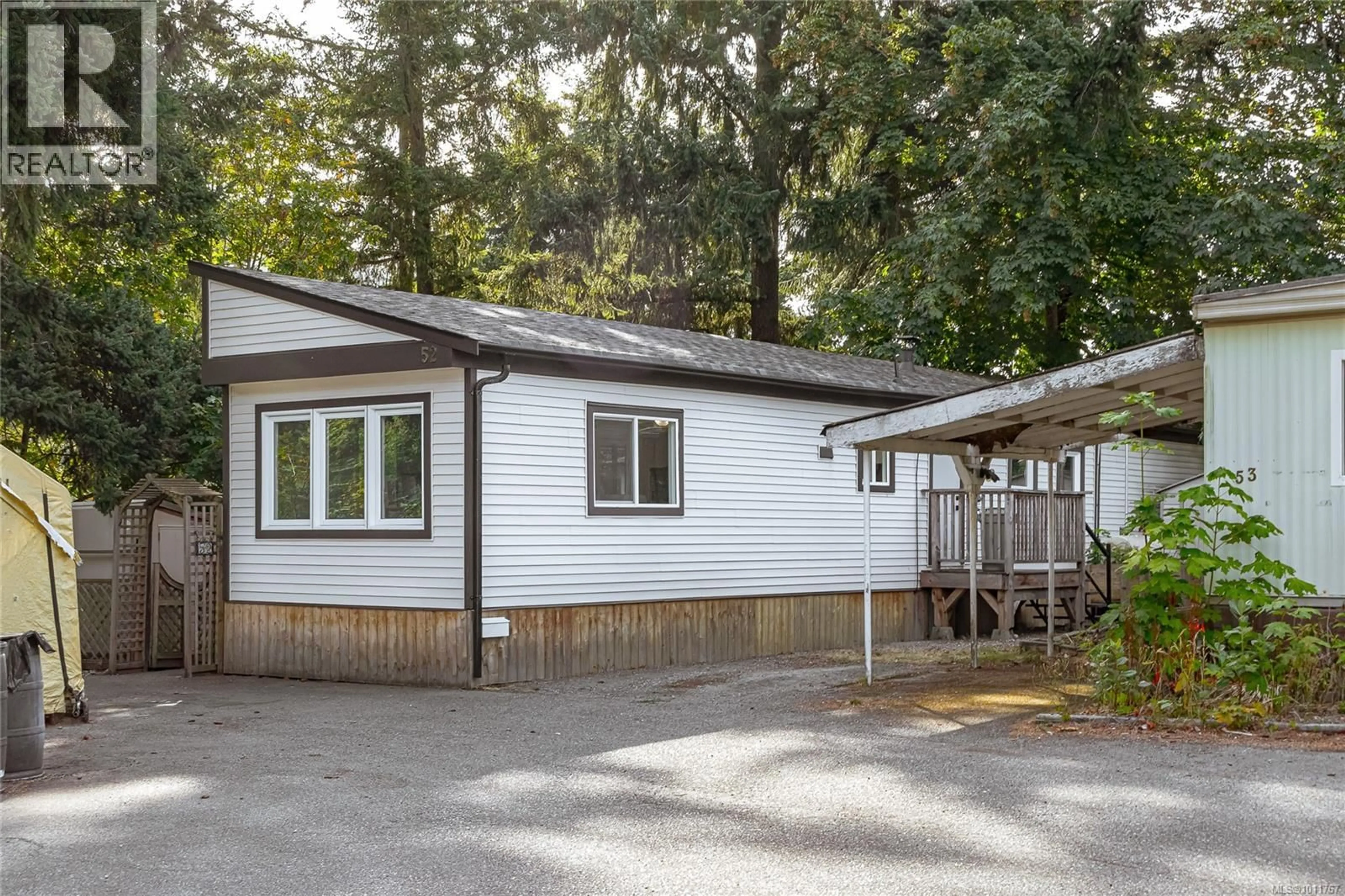 Home with vinyl exterior material, street for 52 - 2817 SOOKE LAKE ROAD, Langford British Columbia V9B4P9