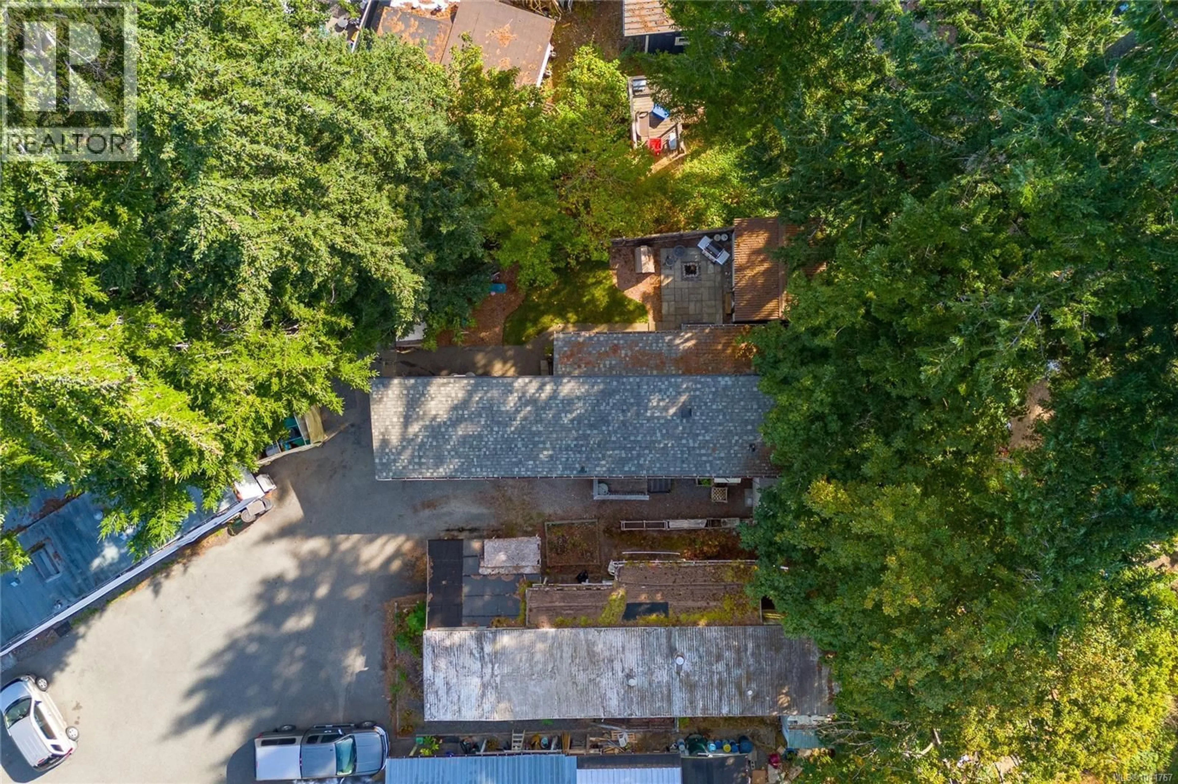 A pic from outside/outdoor area/front of a property/back of a property/a pic from drone, city buildings view from balcony for 52 - 2817 SOOKE LAKE ROAD, Langford British Columbia V9B4P9