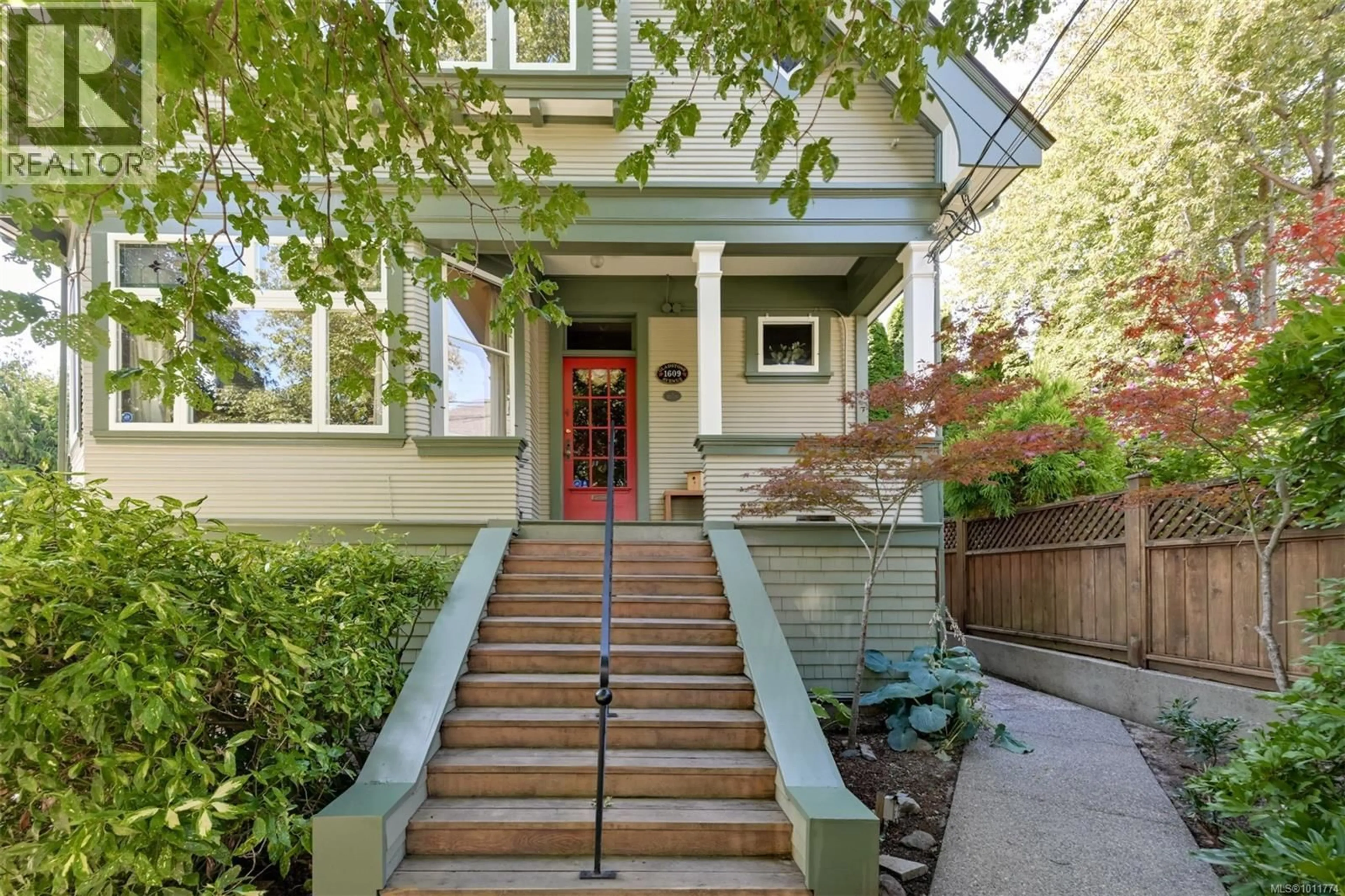 Unknown for 1609 GLADSTONE AVENUE, Victoria British Columbia V8R1S6