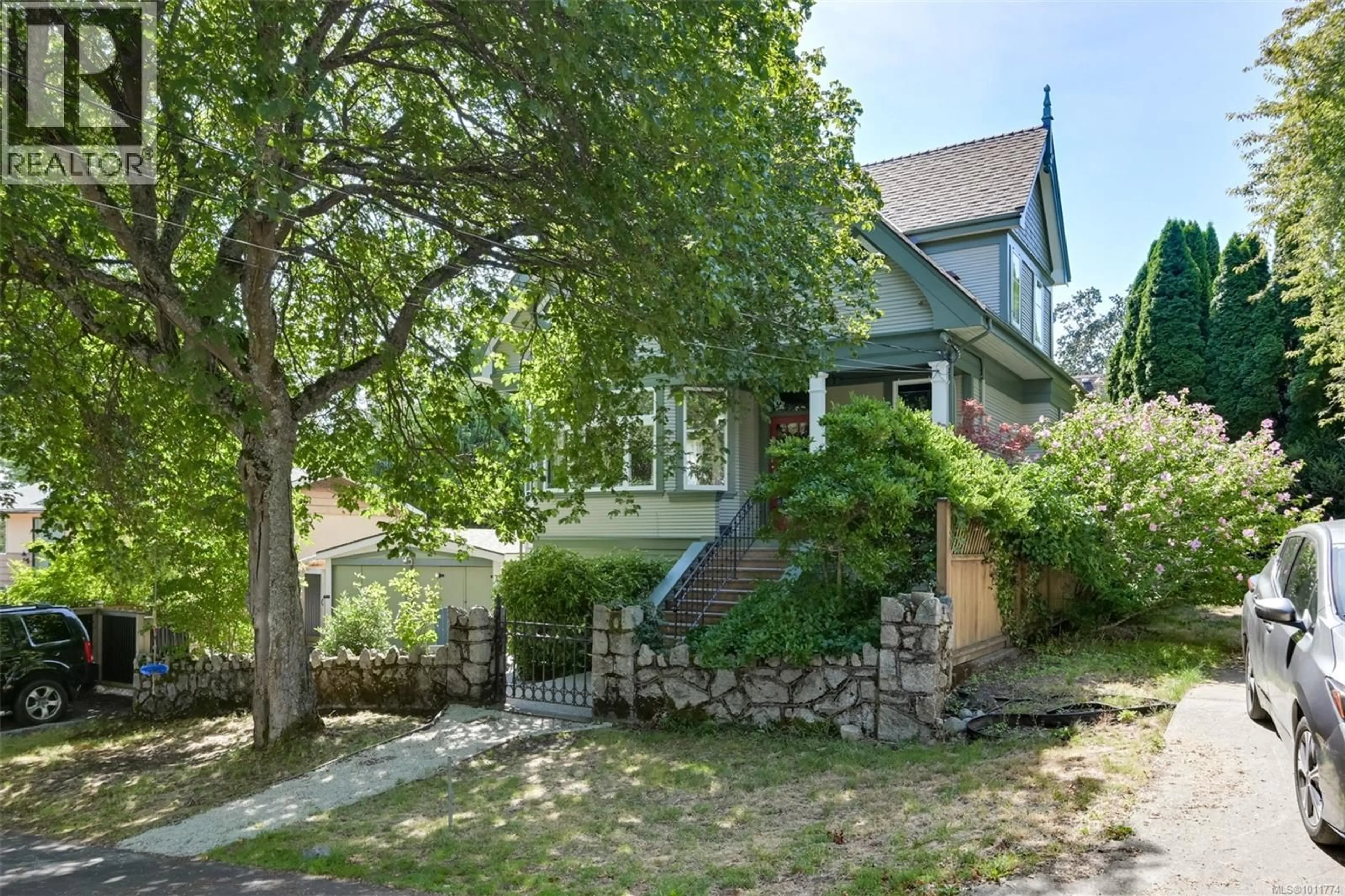 Unknown for 1609 GLADSTONE AVENUE, Victoria British Columbia V8R1S6