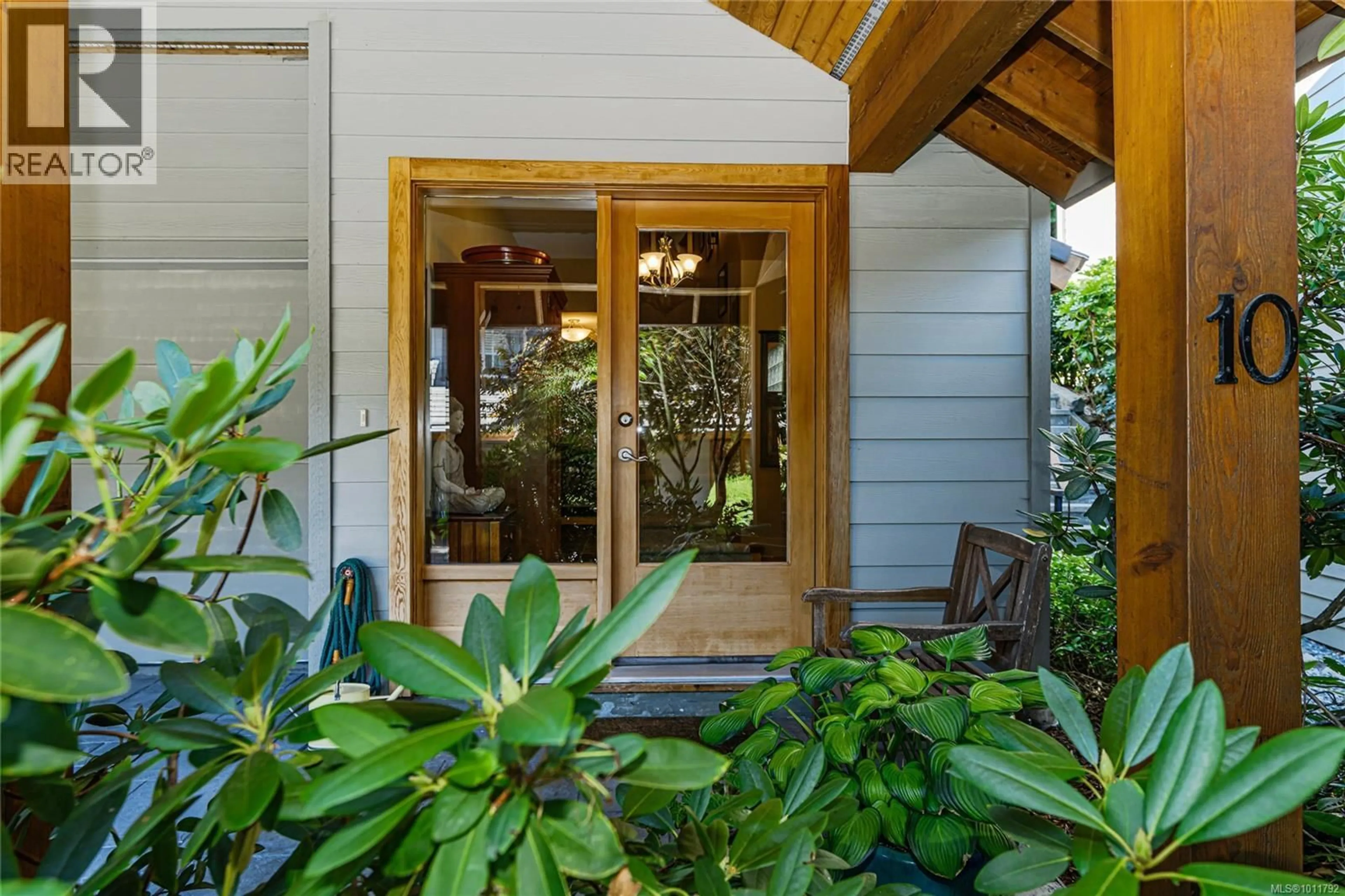 Indoor entryway for 10 - 115 UPPER GANGES ROAD, Salt Spring British Columbia V8K2Y3