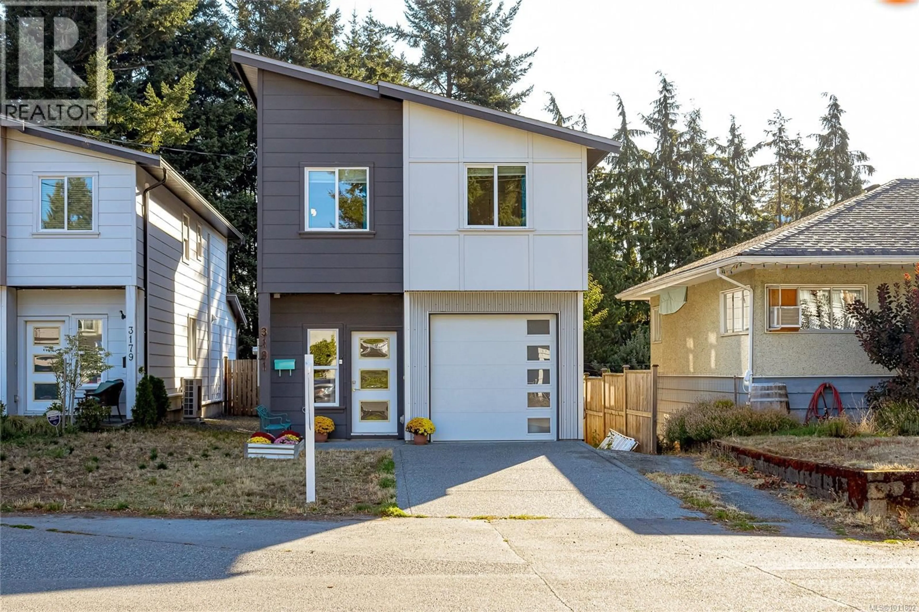 Home with vinyl exterior material, street for 3181 AYTON PLACE, Langford British Columbia V9B4C3