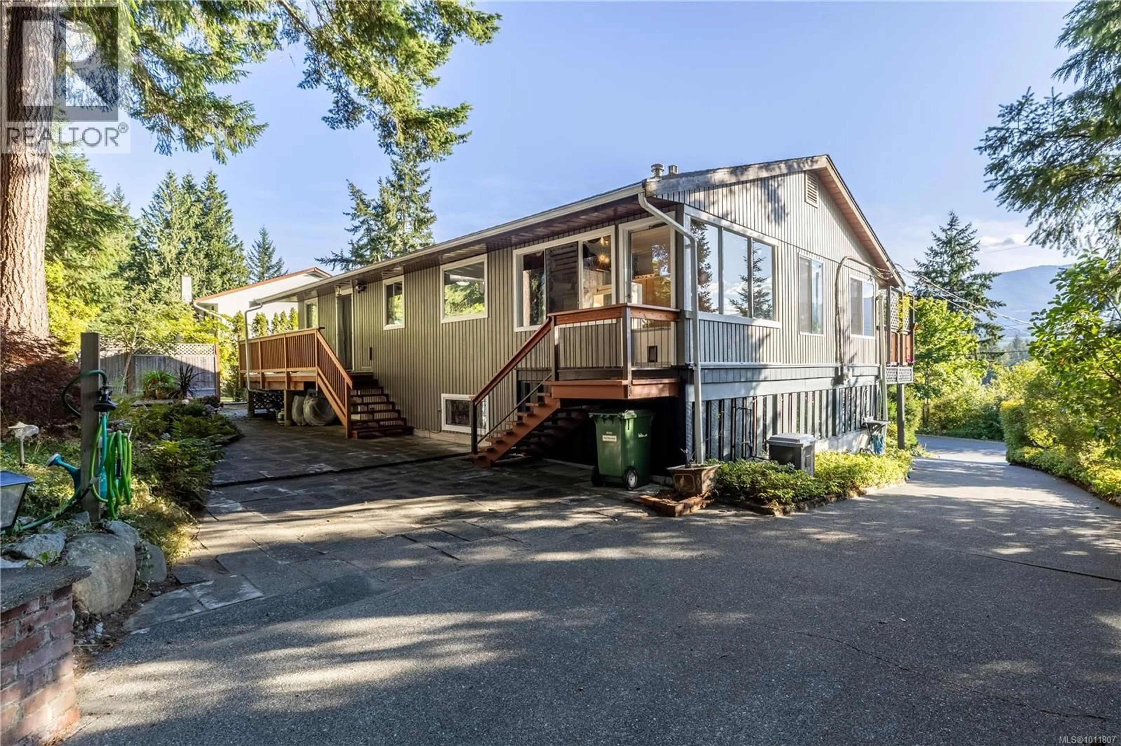 Unknown for 7692 TOZER ROAD, Fanny Bay British Columbia V0R1W0
