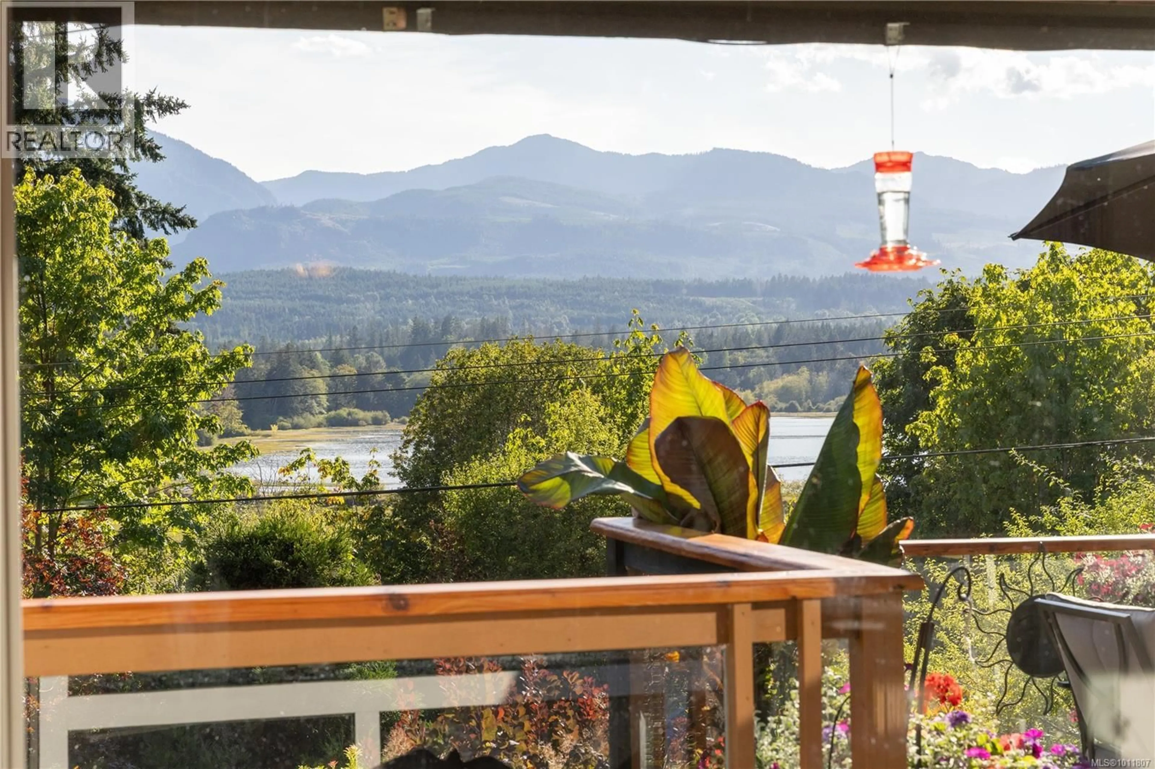 Balcony in the apartment, water/lake/river/ocean view for 7692 TOZER ROAD, Fanny Bay British Columbia V0R1W0
