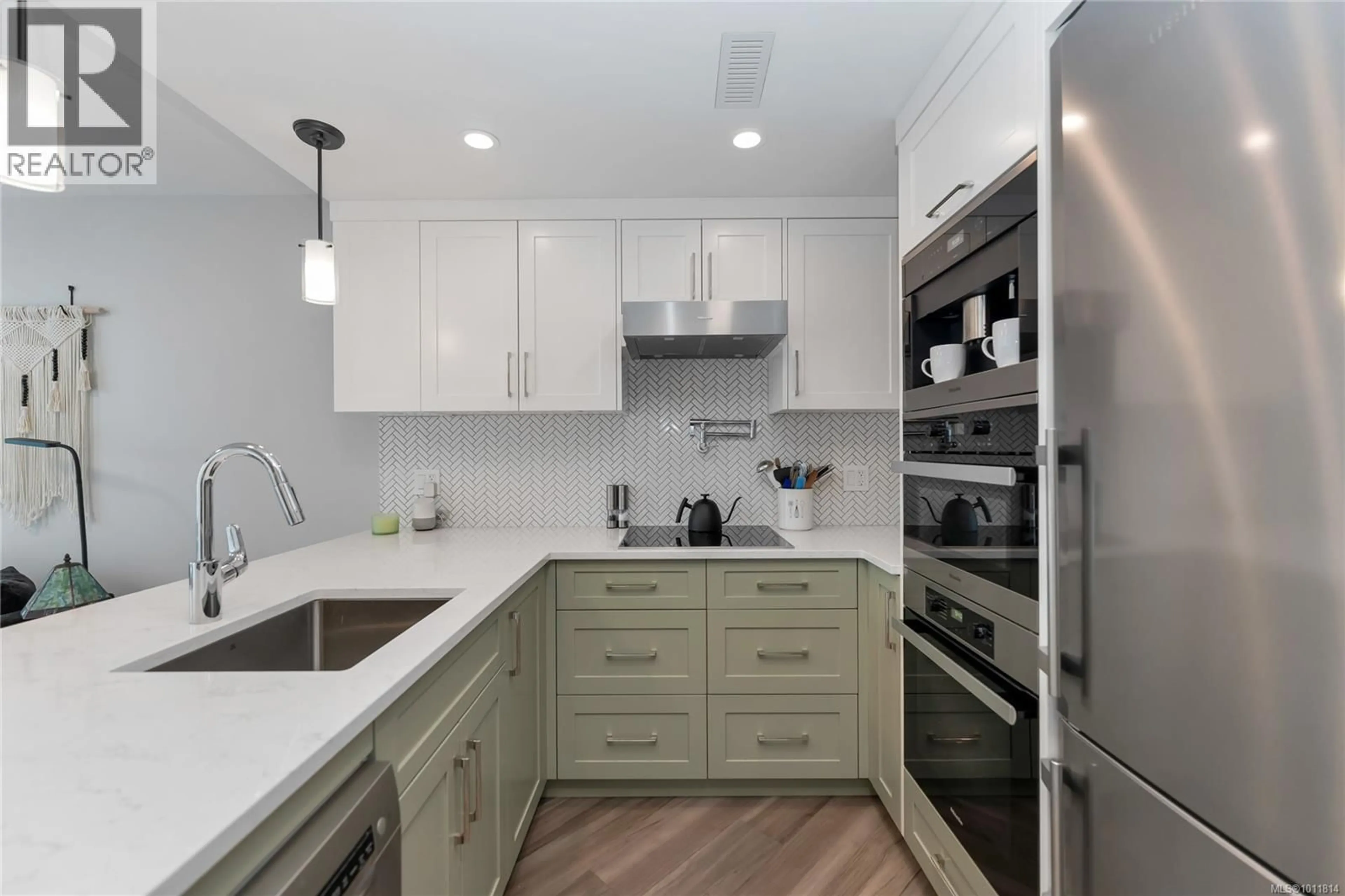 Contemporary kitchen, ceramic/tile floor for 803 - 930 YATES STREET, Victoria British Columbia V8V4Z3