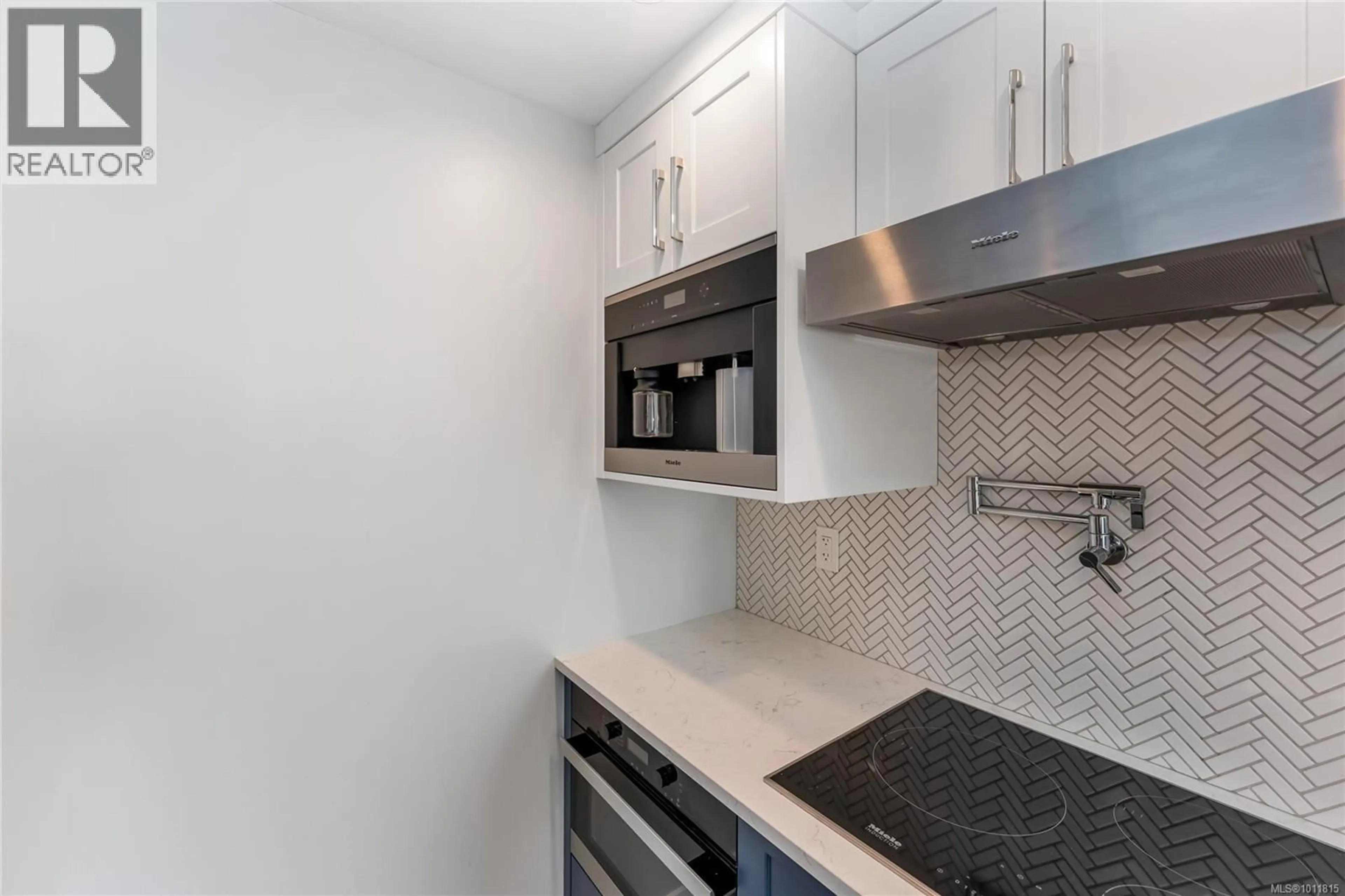 Standard kitchen, ceramic/tile floor for 804 - 930 YATES STREET, Victoria British Columbia V8V4Z3