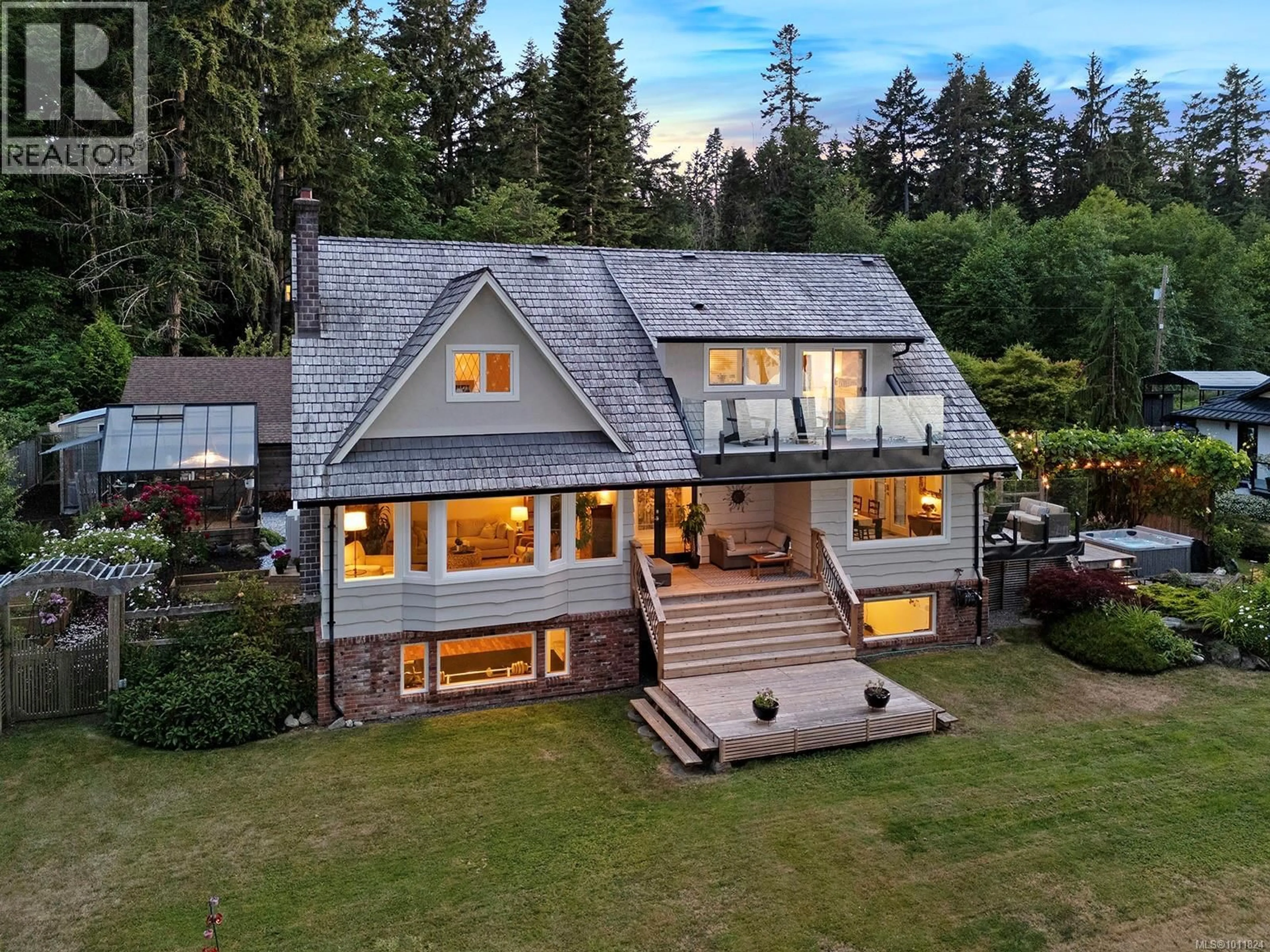A pic from outside/outdoor area/front of a property/back of a property/a pic from drone, unknown for 4026 HAAS ROAD, Courtenay British Columbia V9N9T4