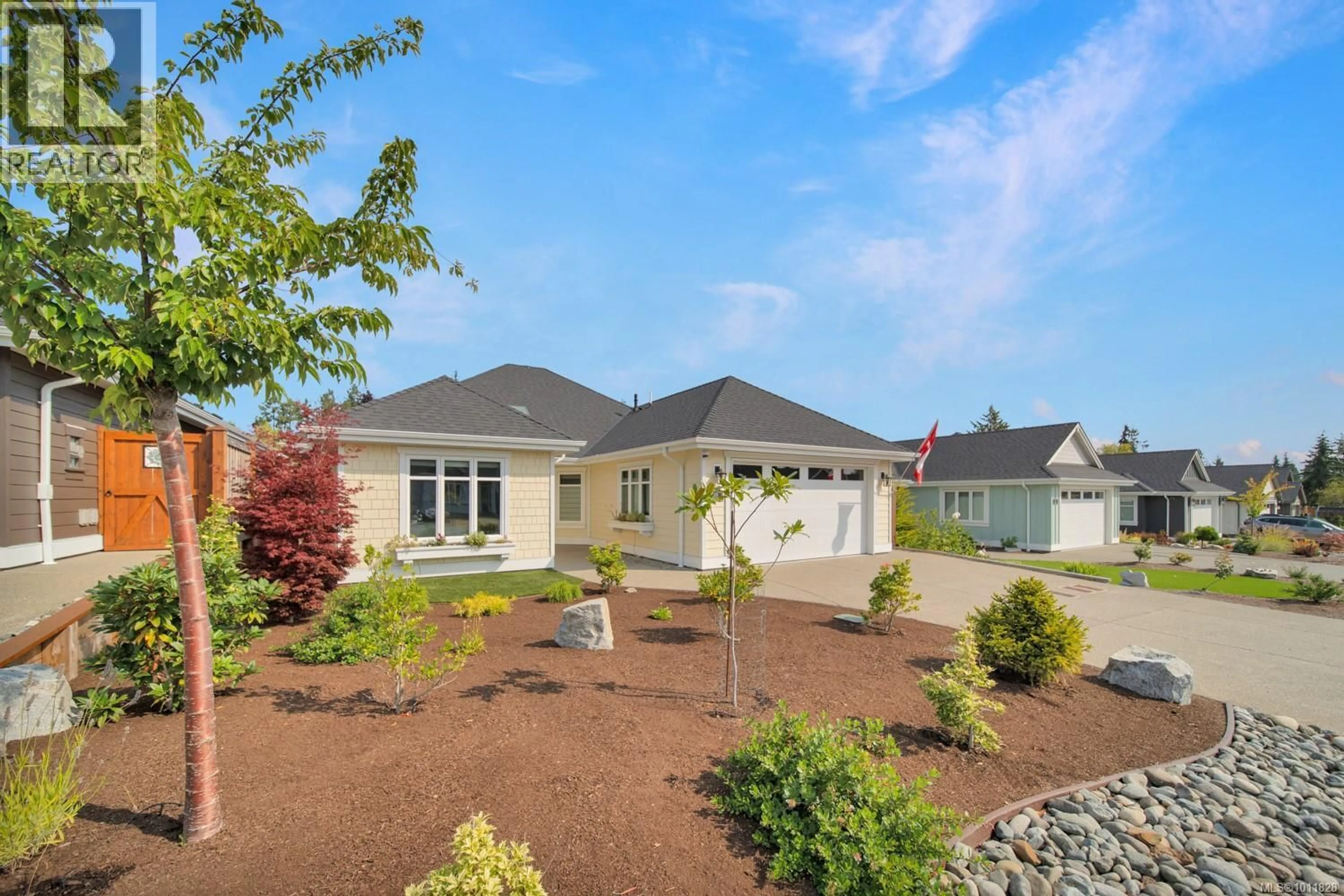 Home with vinyl exterior material, street for 559 RAINBOW WAY, Parksville British Columbia V9P1H3