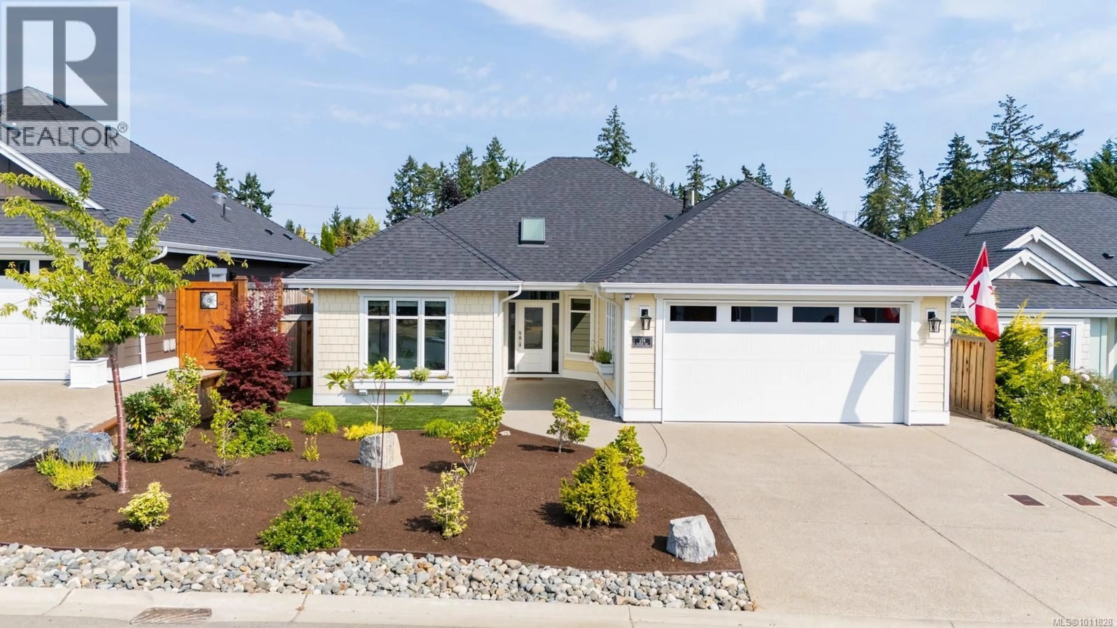 Home with vinyl exterior material, street for 559 RAINBOW WAY, Parksville British Columbia V9P1H3