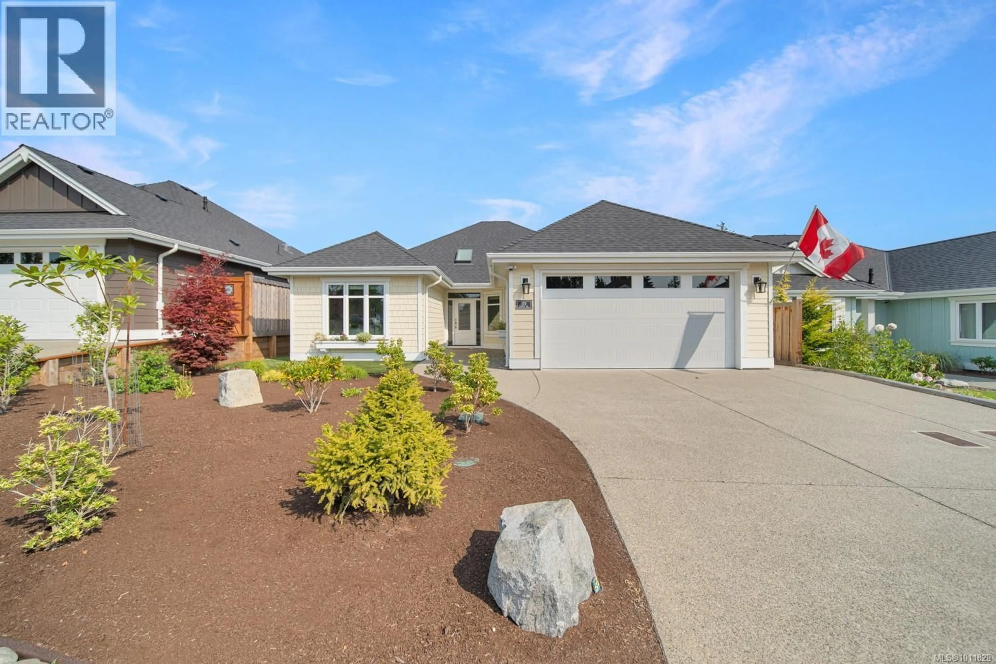 Home with vinyl exterior material, street for 559 RAINBOW WAY, Parksville British Columbia V9P1H3