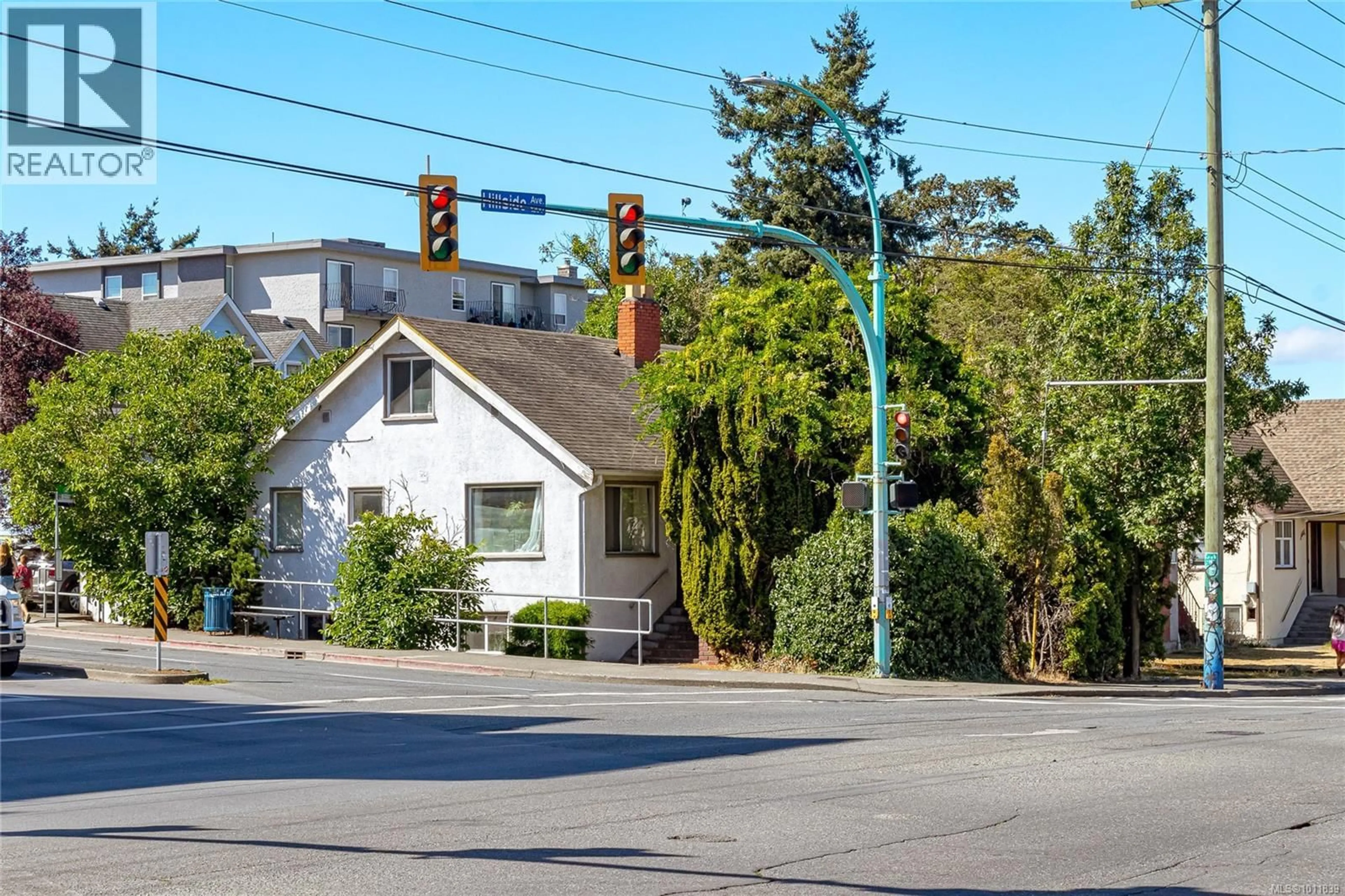 Unknown for 1237 HILLSIDE AVENUE, Victoria British Columbia V8T2B1