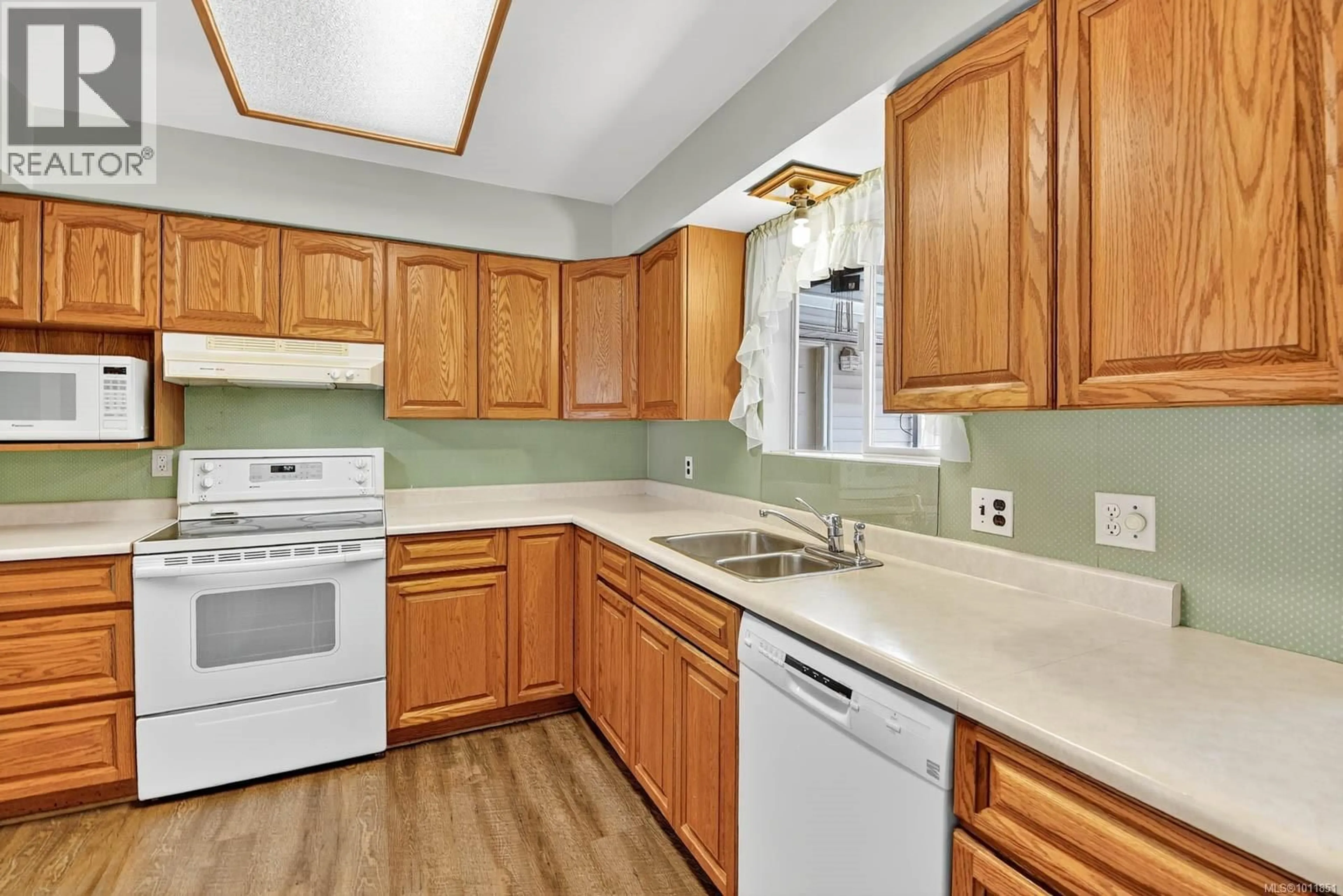 Standard kitchen, unknown for 3936 MAITLAND STREET, Port Alberni British Columbia V9Y3X2