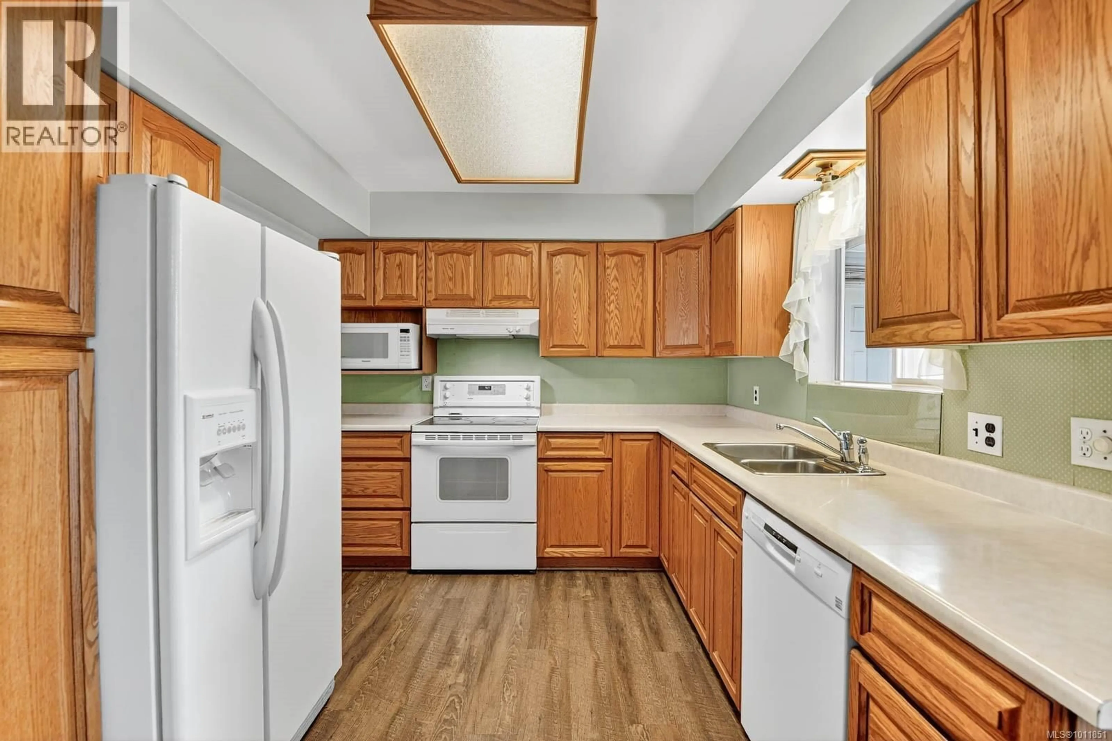 Standard kitchen, unknown for 3936 MAITLAND STREET, Port Alberni British Columbia V9Y3X2