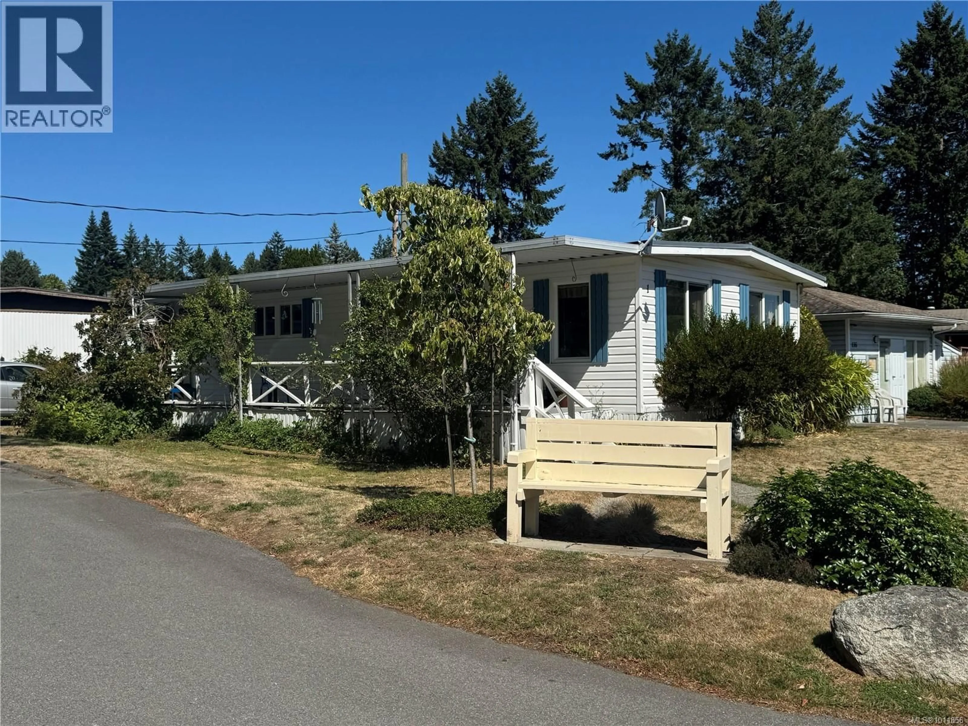 Home with vinyl exterior material, street for 1 - 135 BRINKWORTHY ROAD, Salt Spring British Columbia V8K2T9