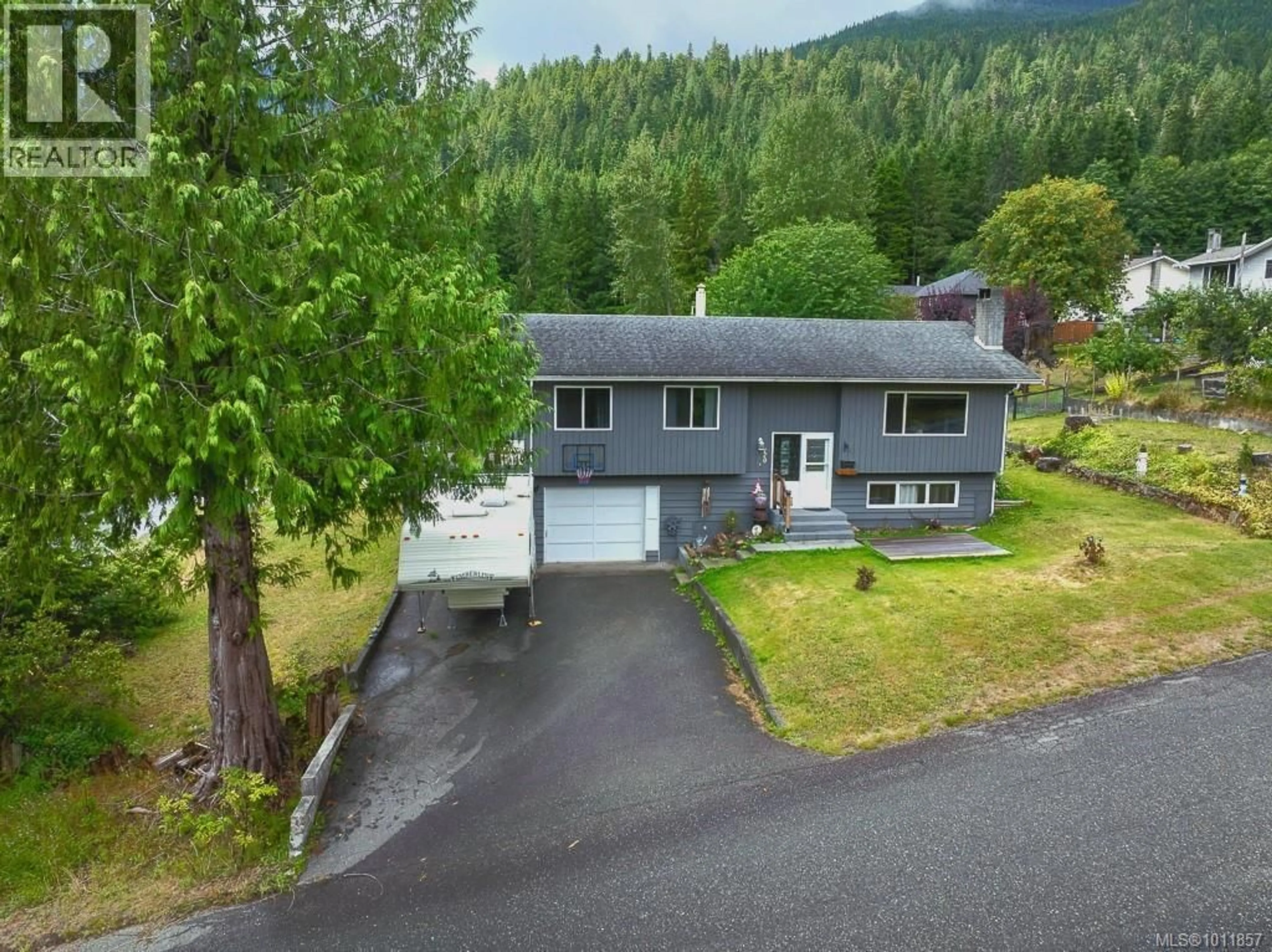 A pic from outside/outdoor area/front of a property/back of a property/a pic from drone, unknown for 170 SEAVIEW STREET, Sayward British Columbia V0P1R0