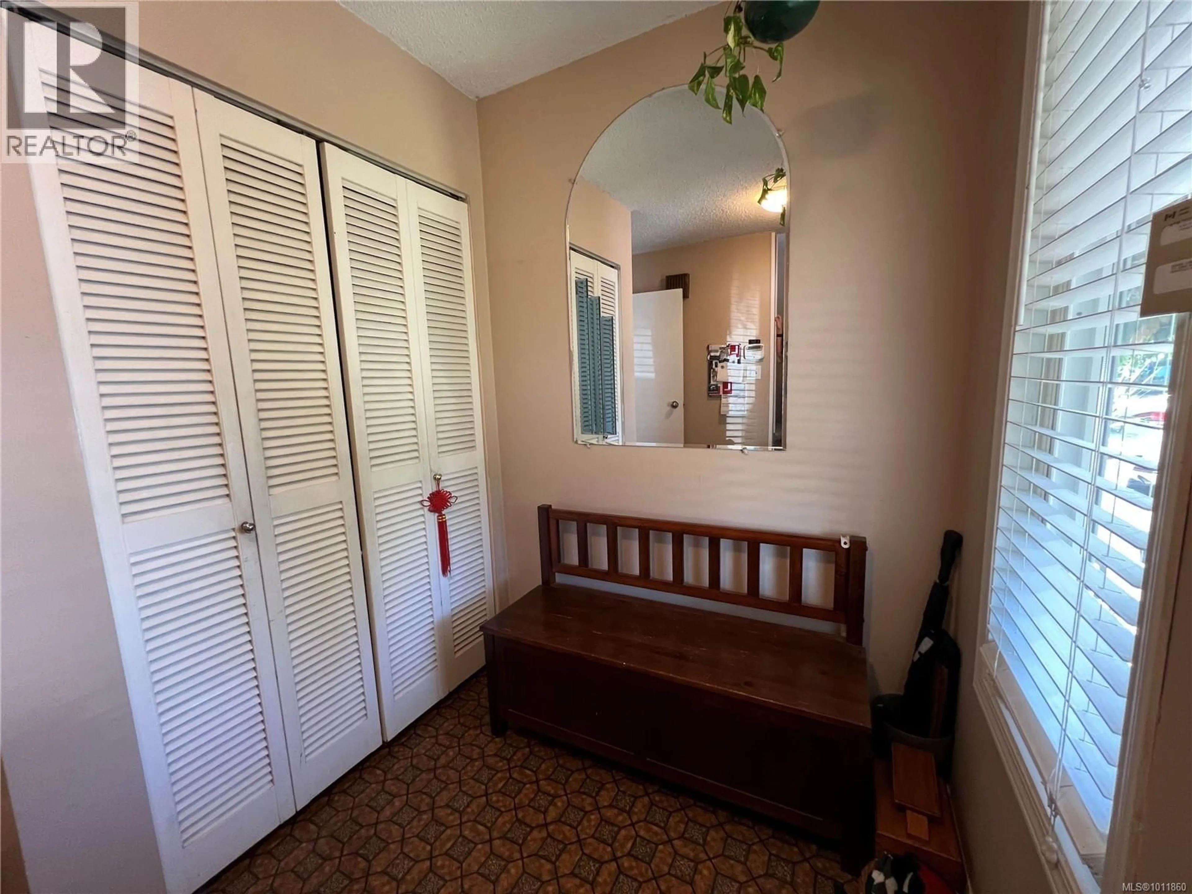 Indoor entryway for 539 ROWAN AVENUE, Parksville British Columbia V9P1H3