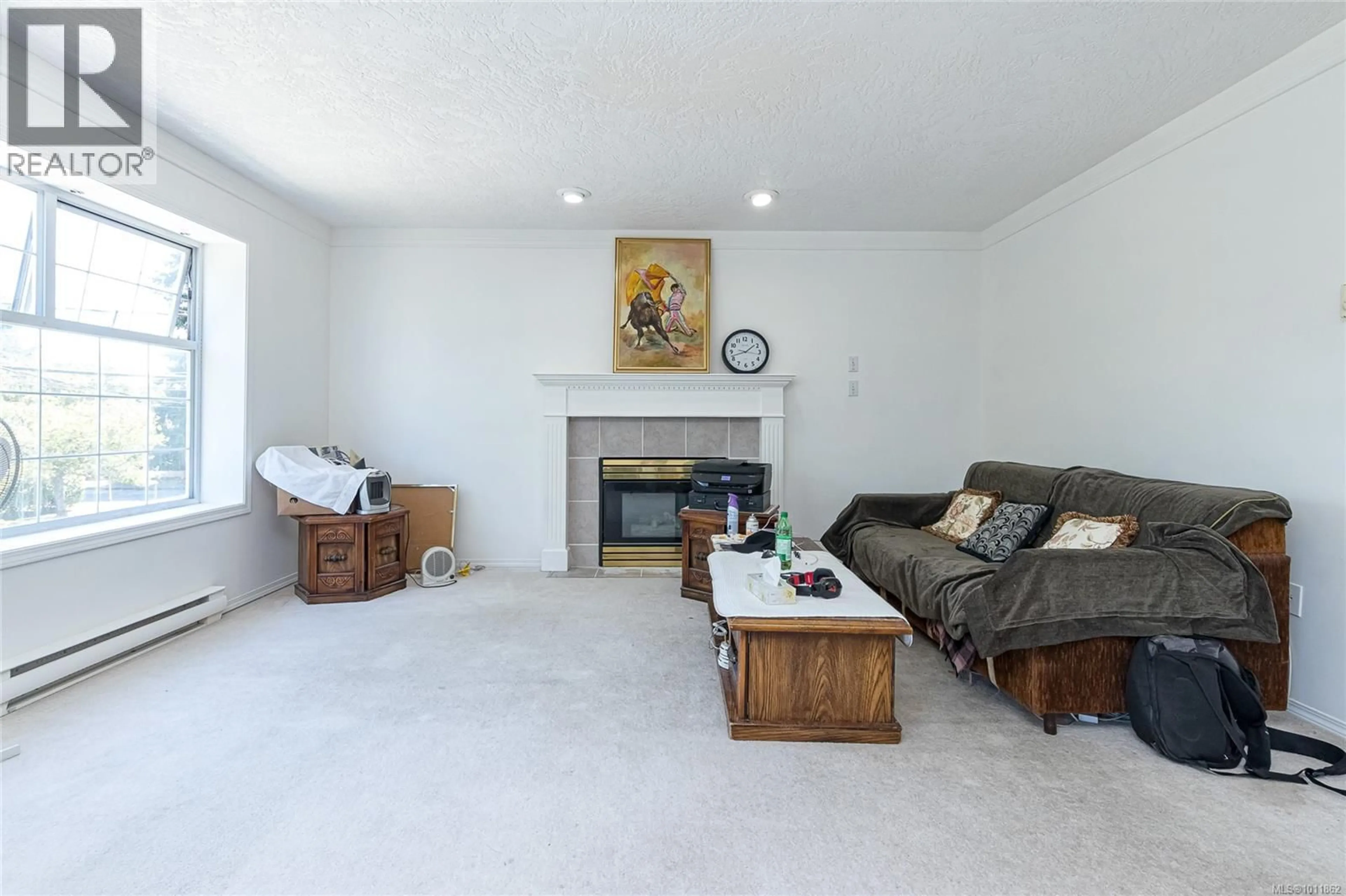 Living room with furniture, unknown for 2916 SCOTT STREET, Victoria British Columbia V8R4J6