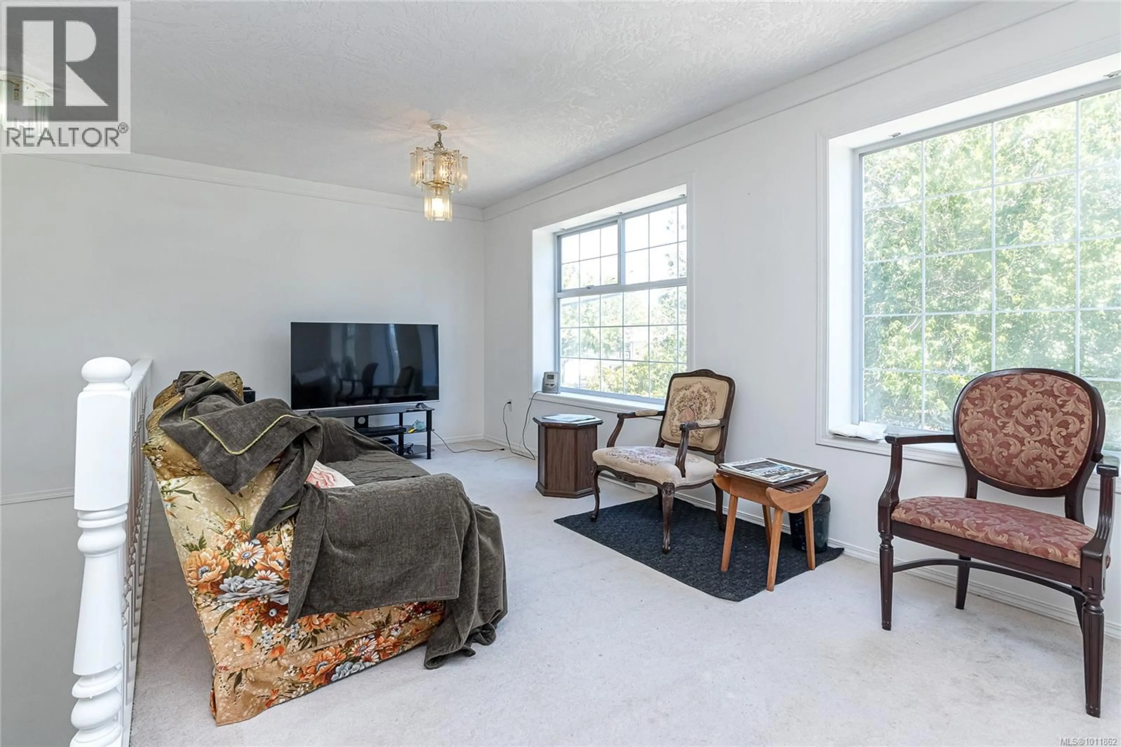 Living room with furniture, unknown for 2916 SCOTT STREET, Victoria British Columbia V8R4J6