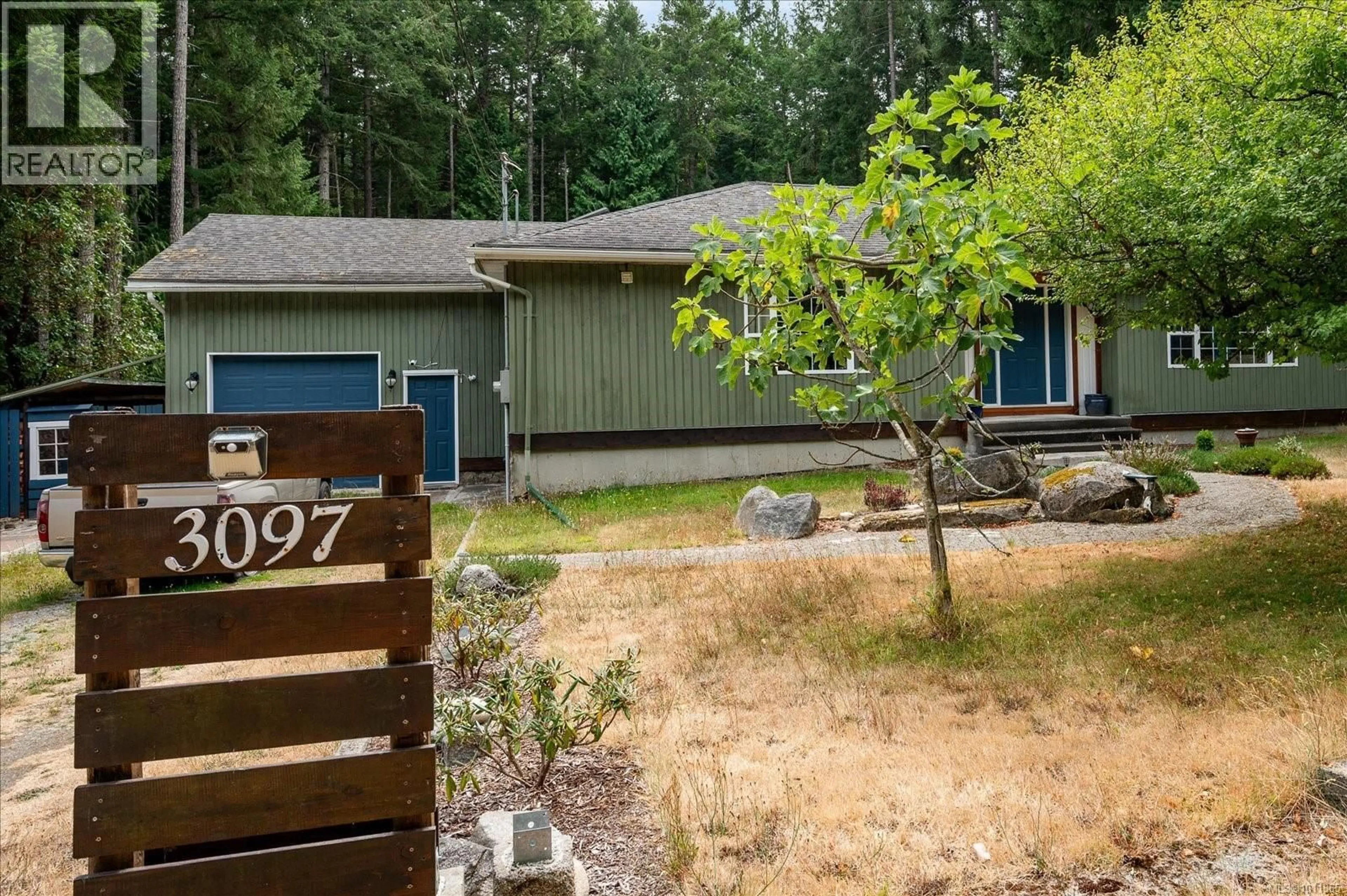 A pic from outside/outdoor area/front of a property/back of a property/a pic from drone, unknown for 3097 COMMODORE WAY, Gabriola Island British Columbia V0R1X7