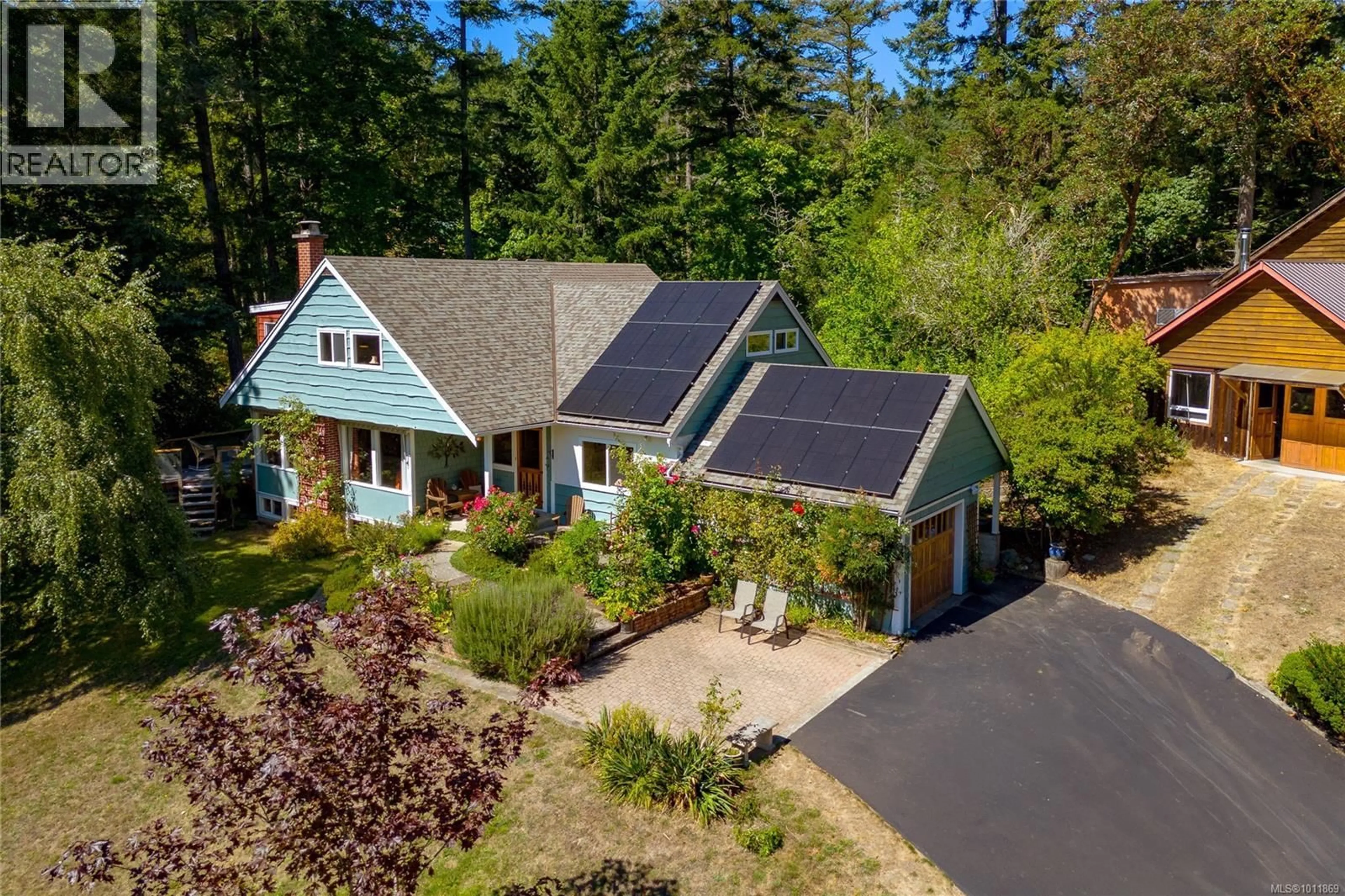 A pic from outside/outdoor area/front of a property/back of a property/a pic from drone, street for 4664-4670 SPRING ROAD, Saanich British Columbia V9E2B5