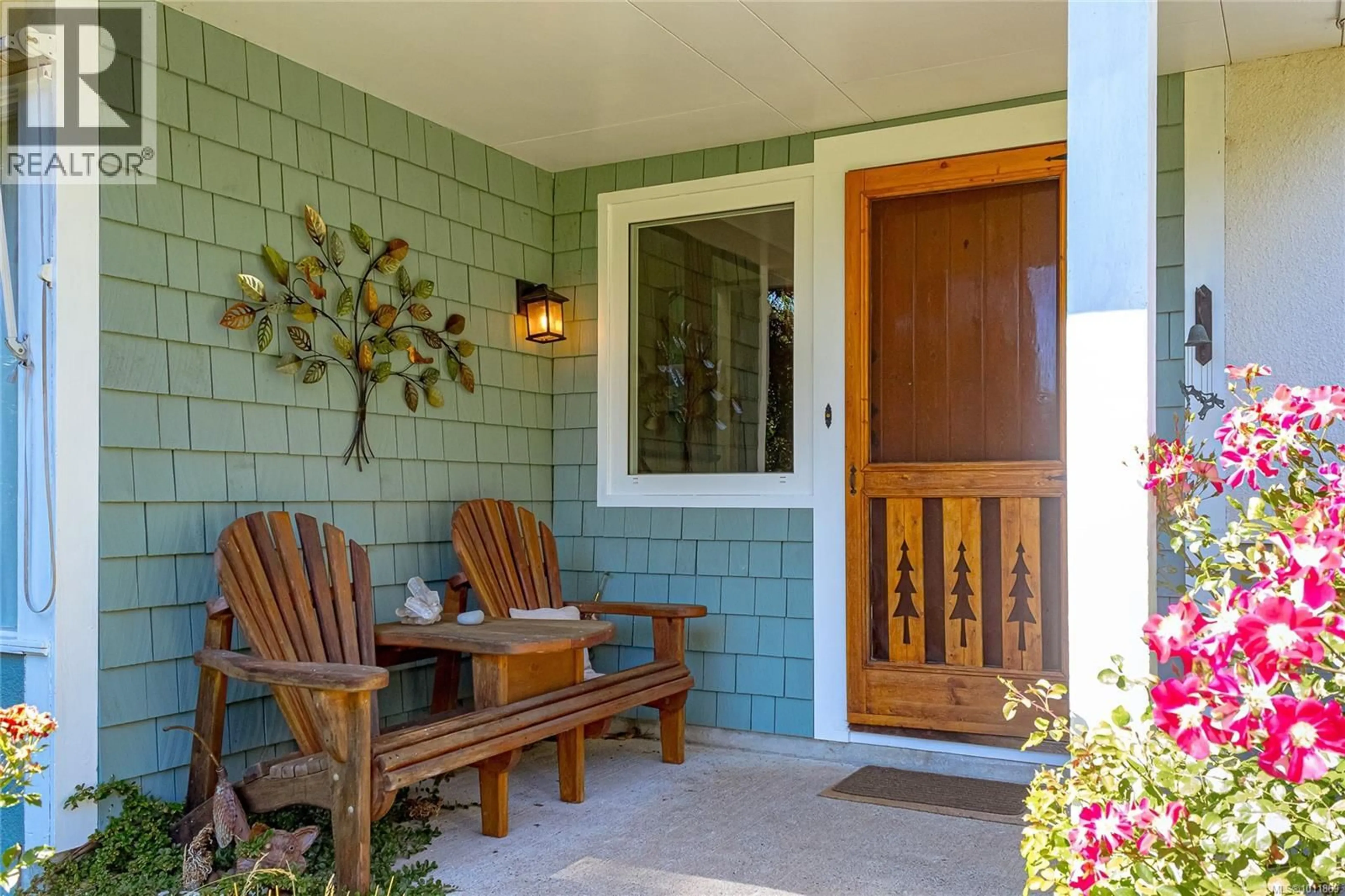 Indoor entryway for 4664-4670 SPRING ROAD, Saanich British Columbia V9E2B5