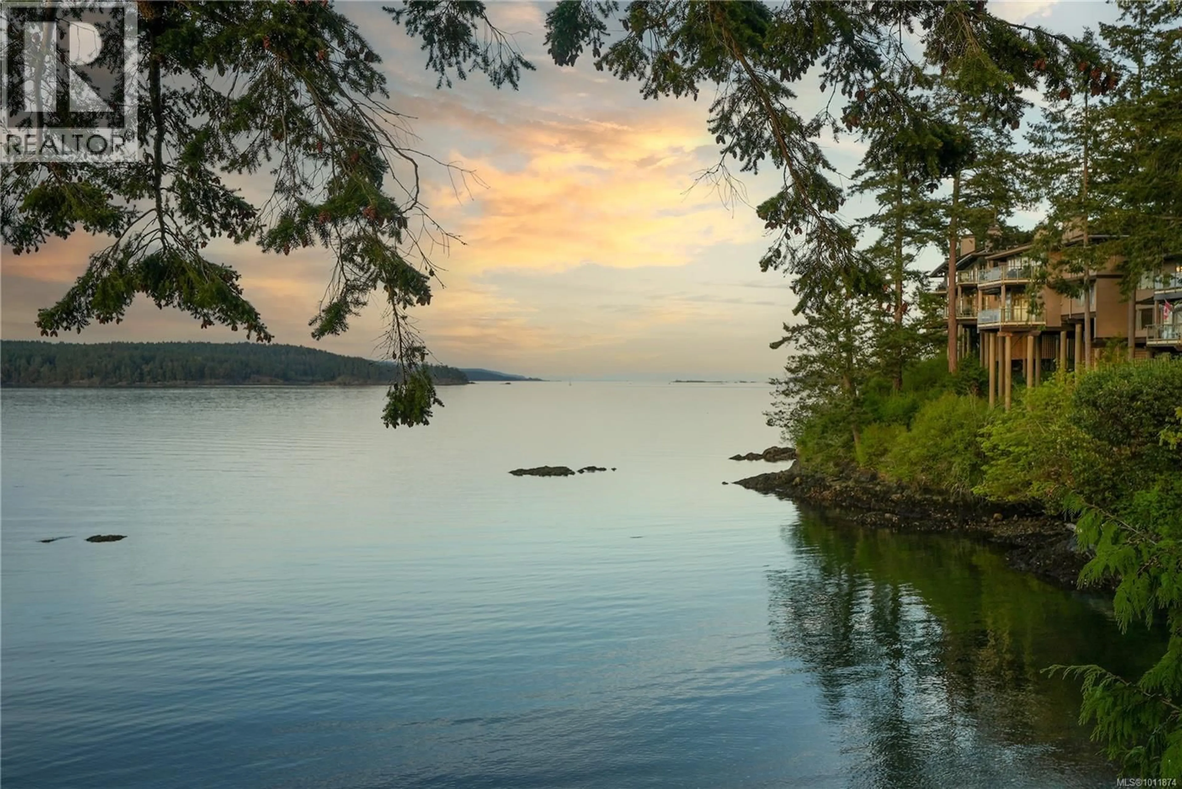 Blurry image for 16 - 2330 HARBOUR ROAD, Sidney British Columbia V8L2P8