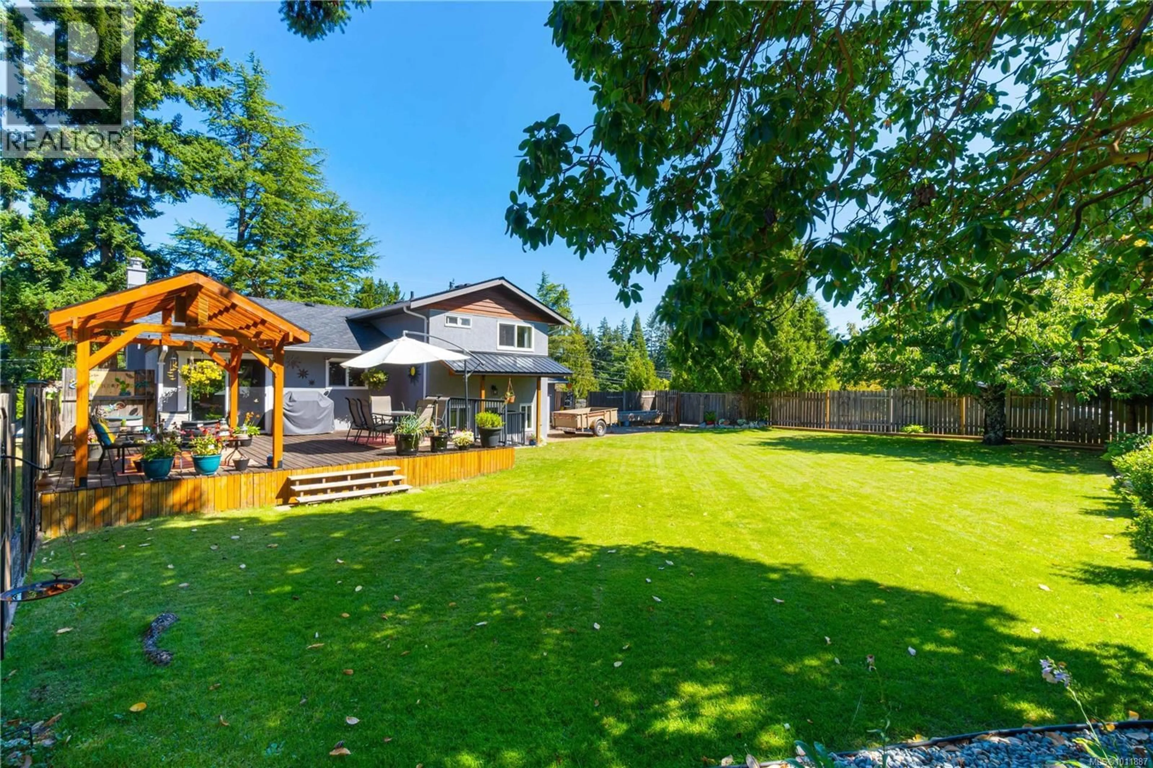 A pic from outside/outdoor area/front of a property/back of a property/a pic from drone, street for 5251 DUNSTER ROAD, Nanaimo British Columbia V9T2Z5