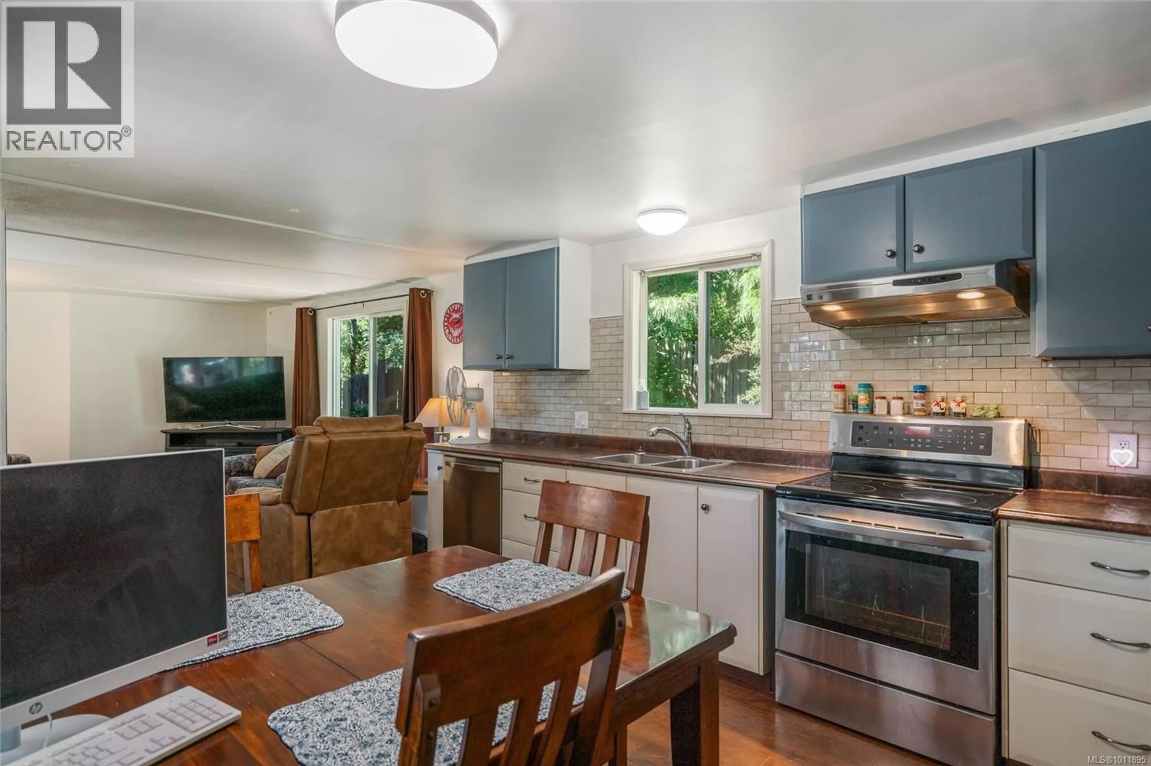 Open concept kitchen, unknown for 2365 ARMSTRONG CRESCENT, Nanoose Bay British Columbia V9P9E6
