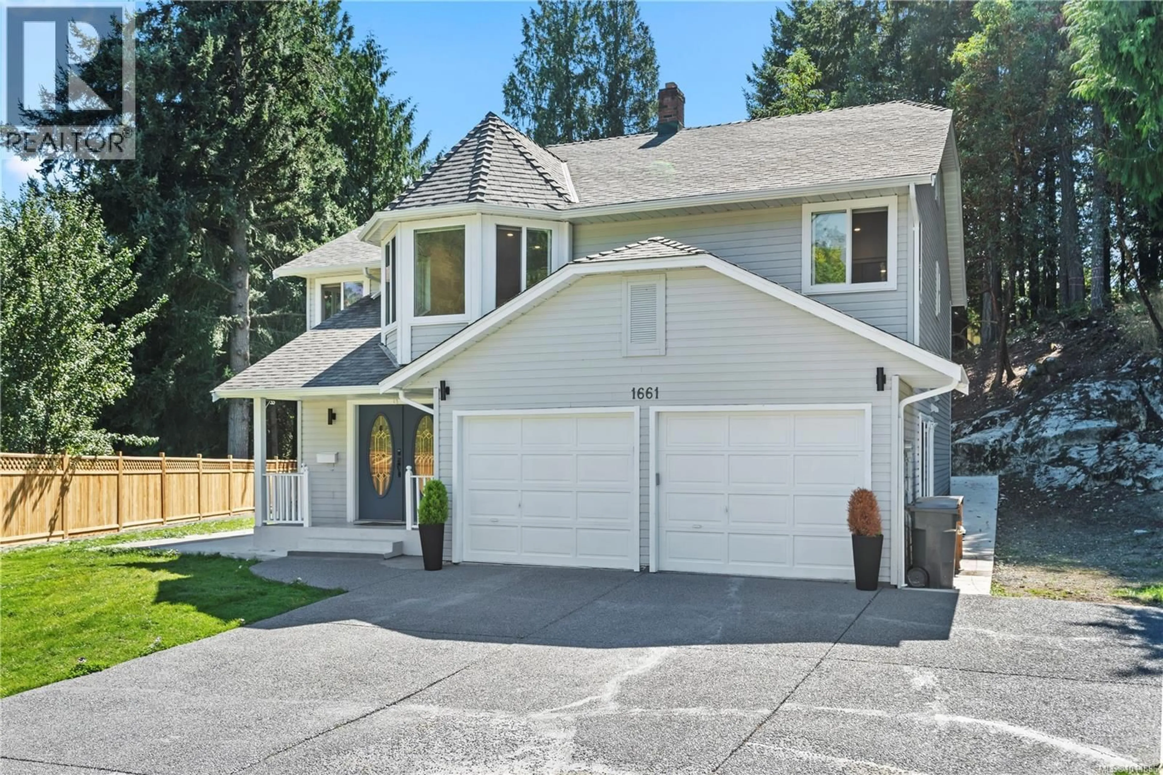 Home with vinyl exterior material, street for 1661 BARRETT DRIVE, North Saanich British Columbia V8L4Z1