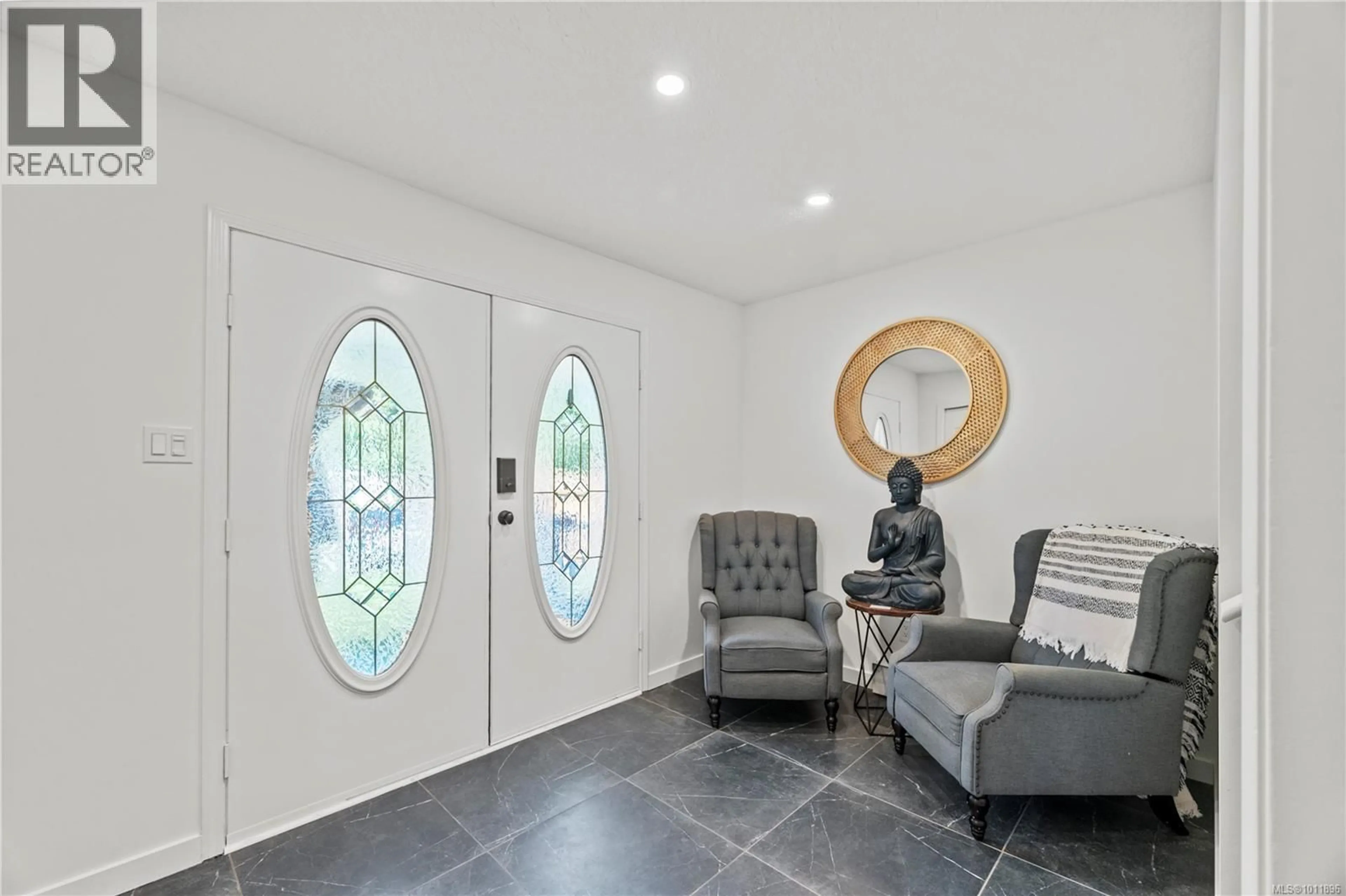 Indoor entryway for 1661 BARRETT DRIVE, North Saanich British Columbia V8L4Z1