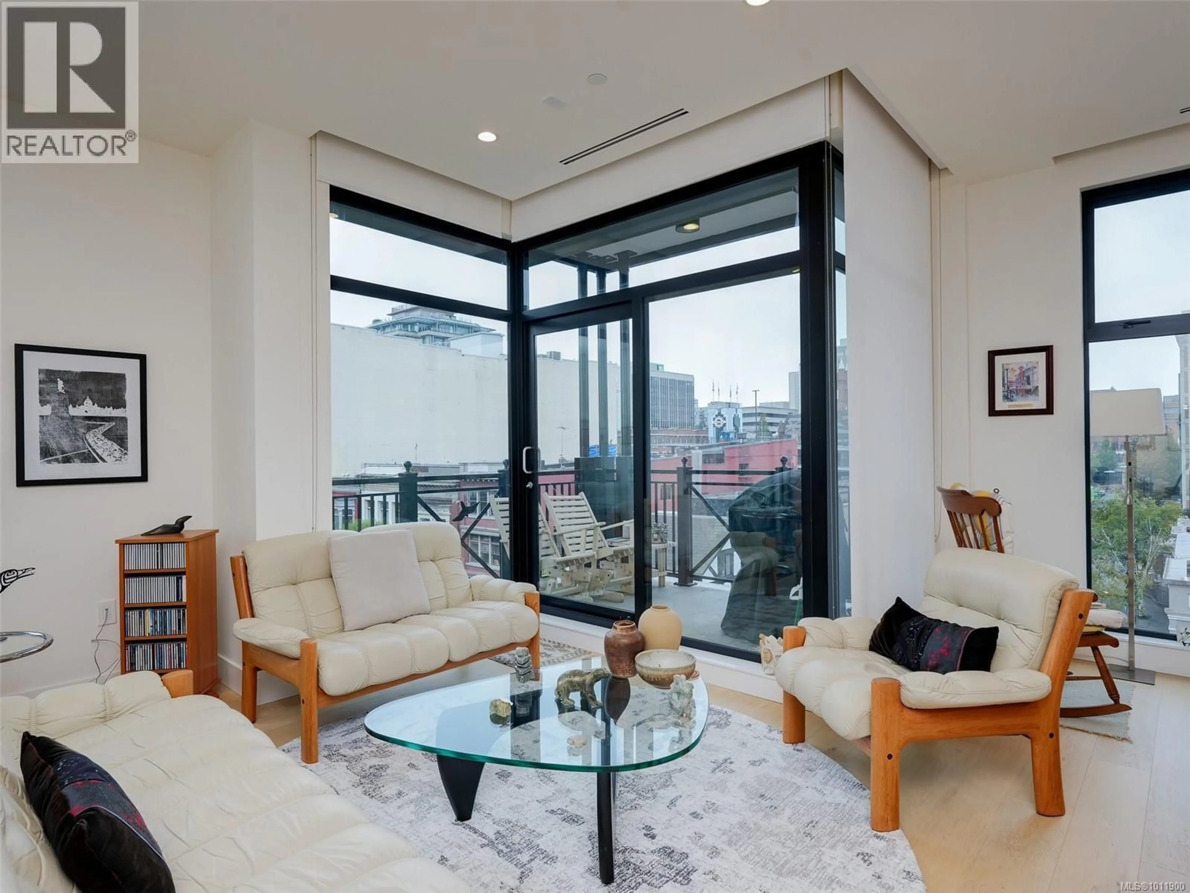 Living room with furniture, unknown for 403 - 888 GOVERNMENT STREET, Victoria British Columbia V8W0G5
