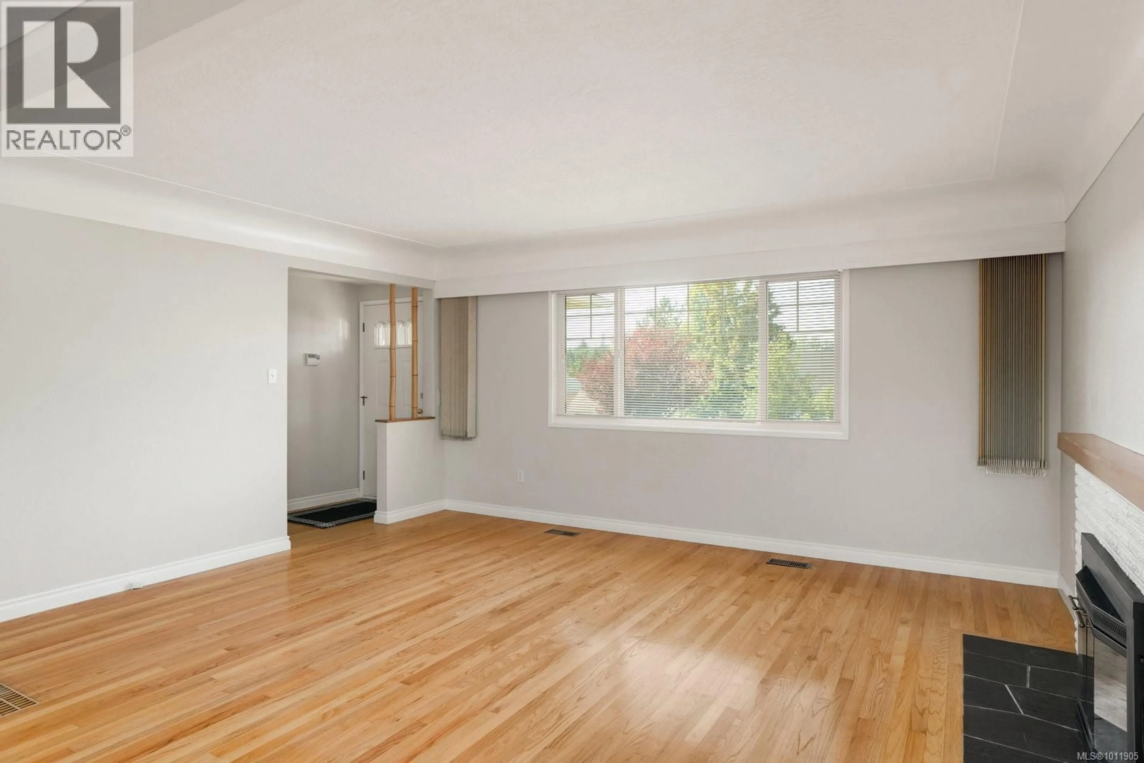 A pic of a room for 3223 DONCASTER DRIVE, Saanich British Columbia V8P3V3