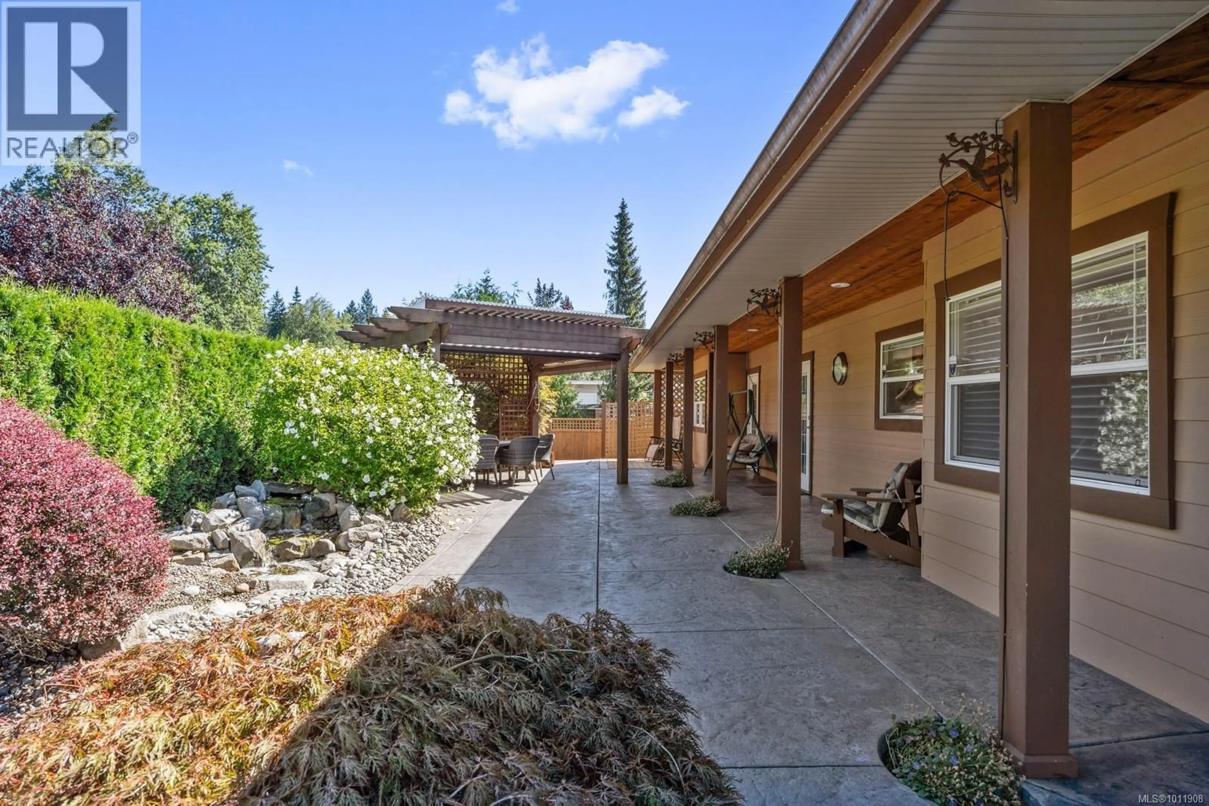 Patio, mountain view for 1680 GUTHRIE ROAD, Comox British Columbia V9M1A7