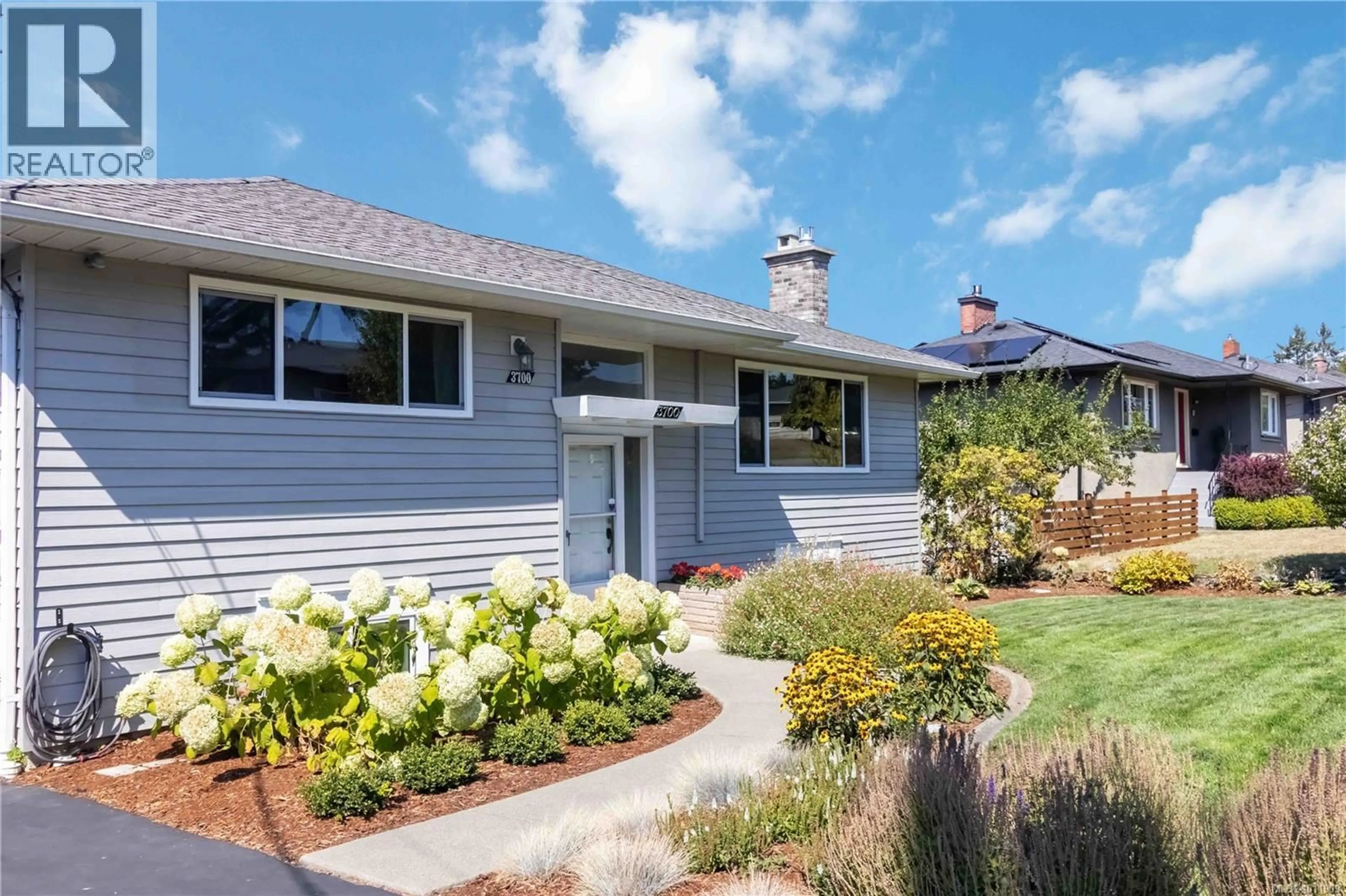 Home with vinyl exterior material, street for 3700 RAYMOND STREET SOUTH, Saanich British Columbia V8K4K1