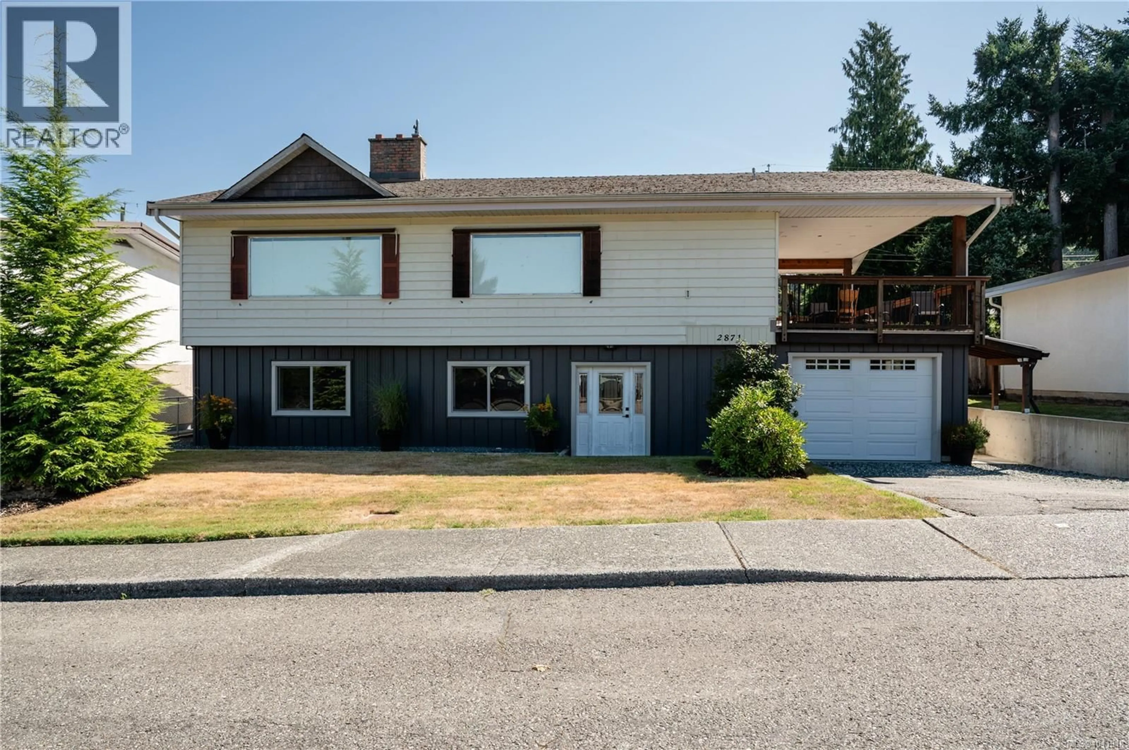 Home with vinyl exterior material, street for 2871 15TH AVENUE, Port Alberni British Columbia V9Y2Z1