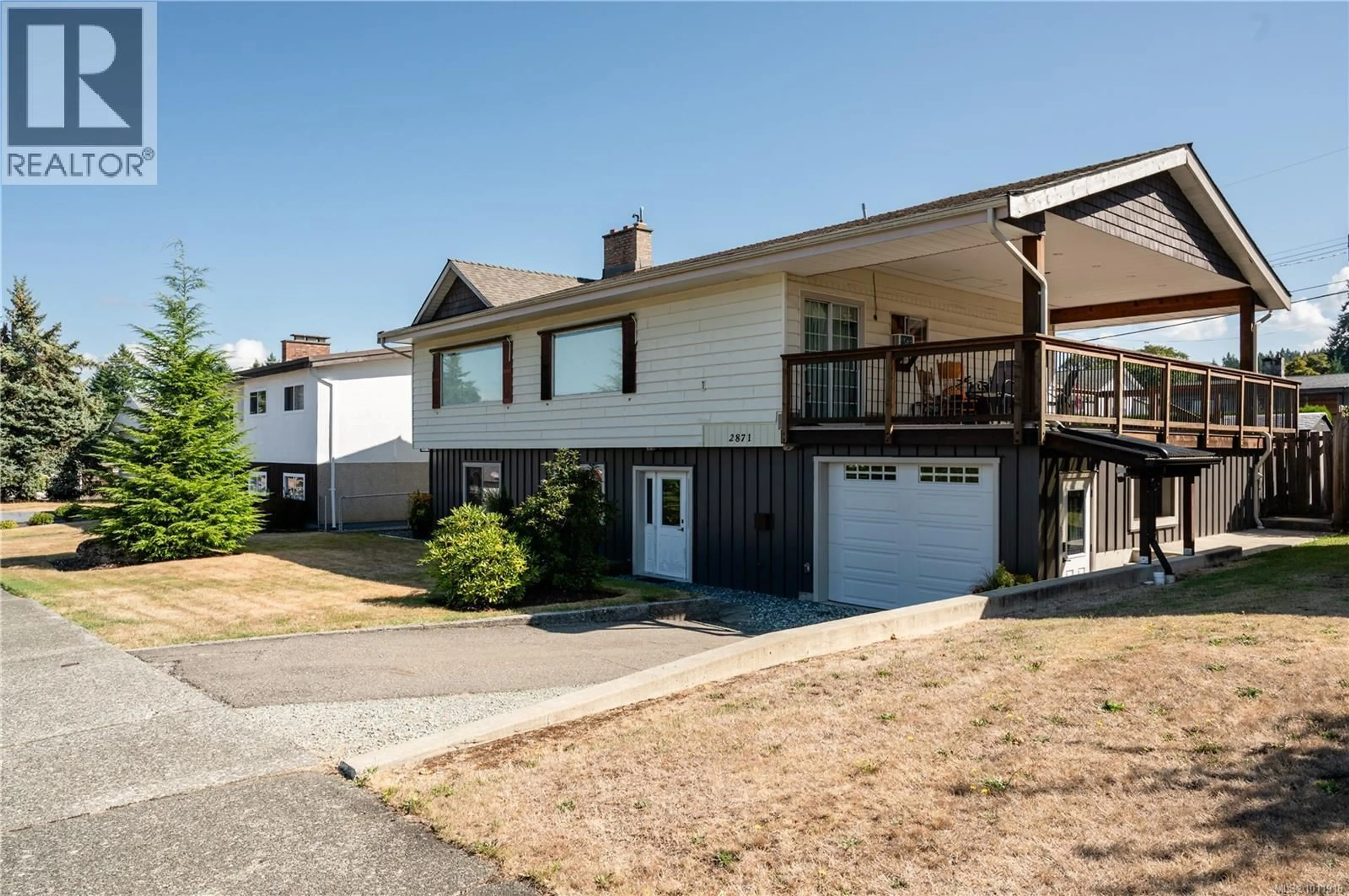 Home with vinyl exterior material, street for 2871 15TH AVENUE, Port Alberni British Columbia V9Y2Z1
