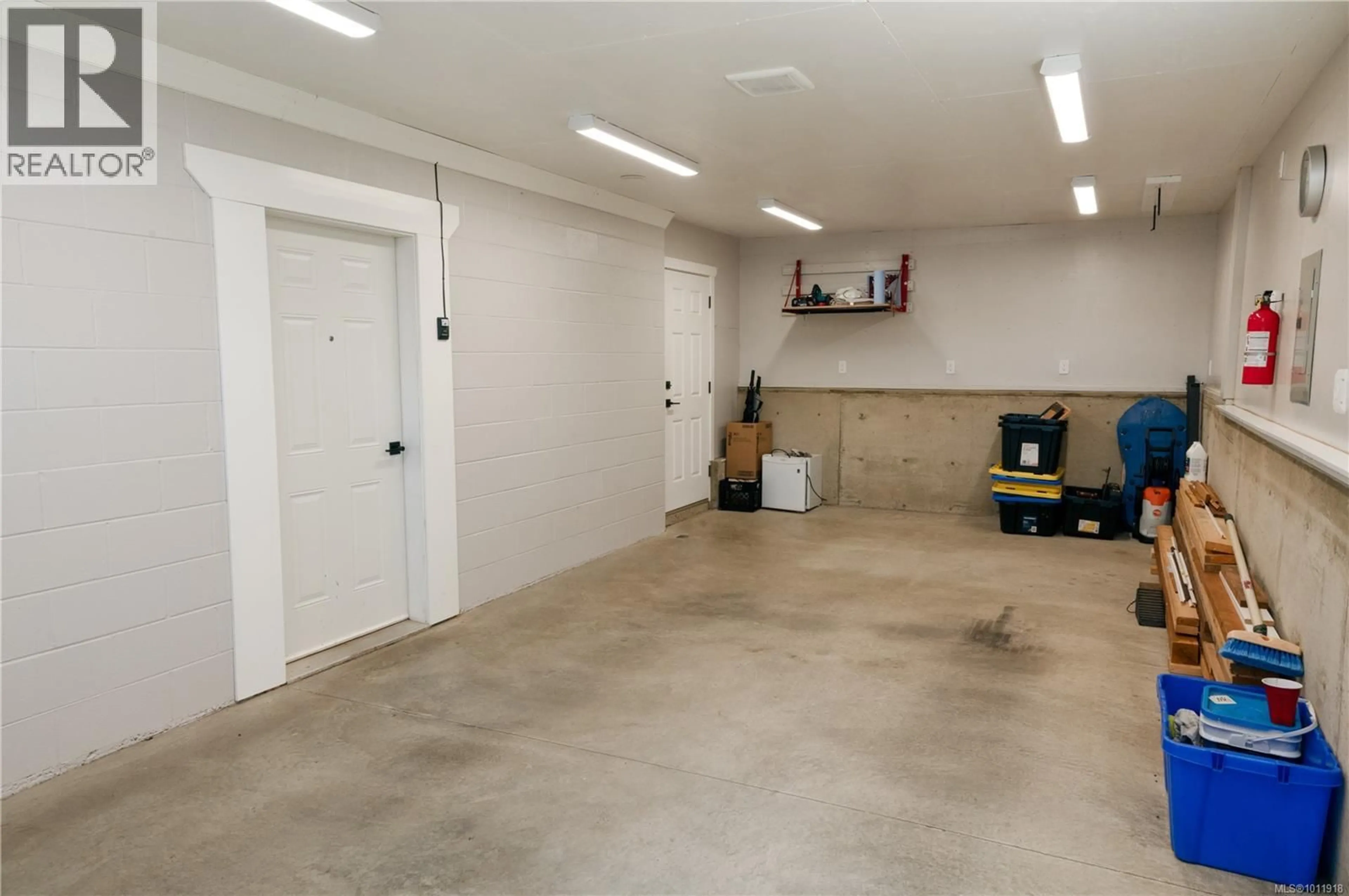 Indoor garage for 2871 15TH AVENUE, Port Alberni British Columbia V9Y2Z1