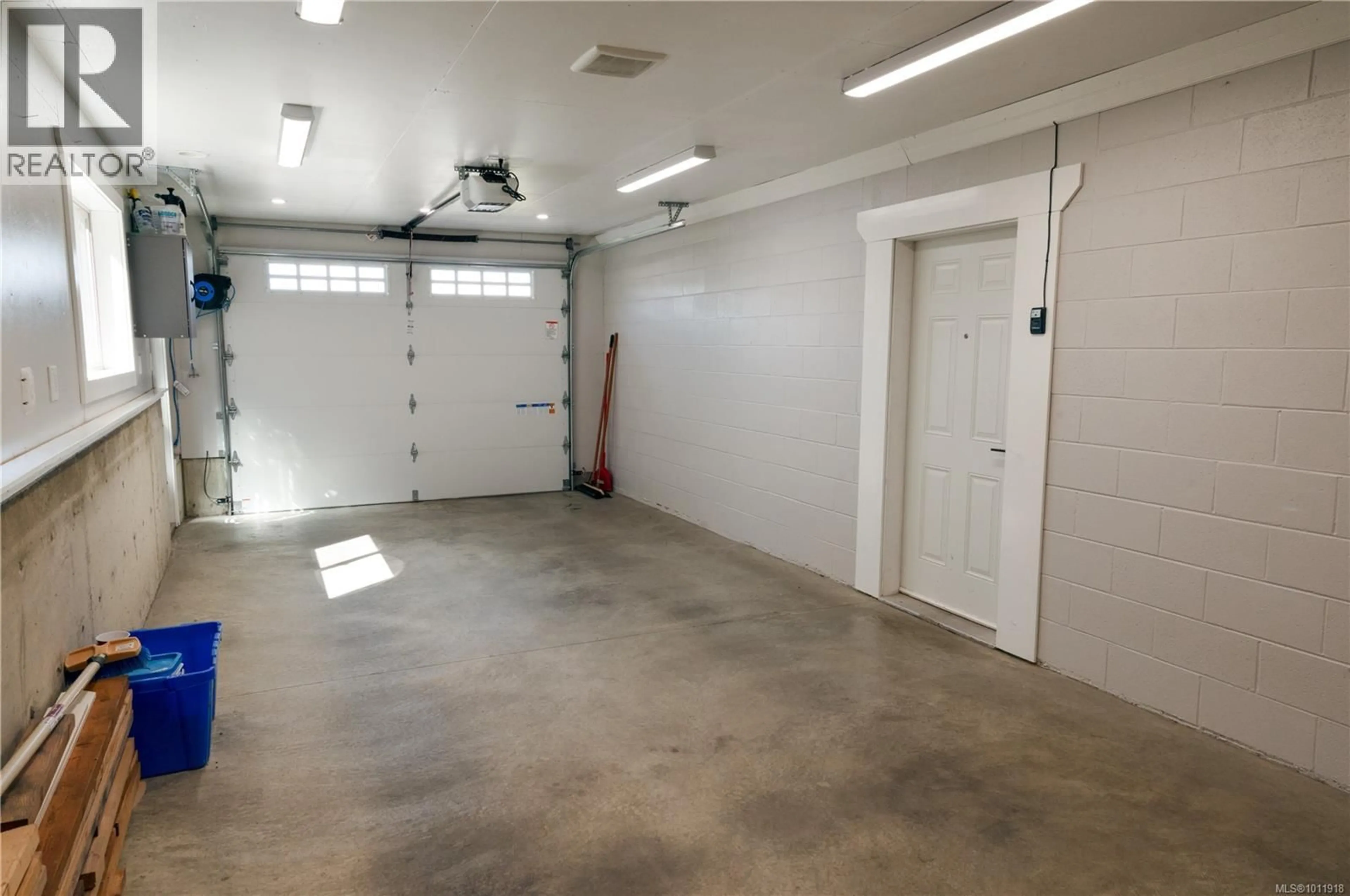 Indoor garage for 2871 15TH AVENUE, Port Alberni British Columbia V9Y2Z1