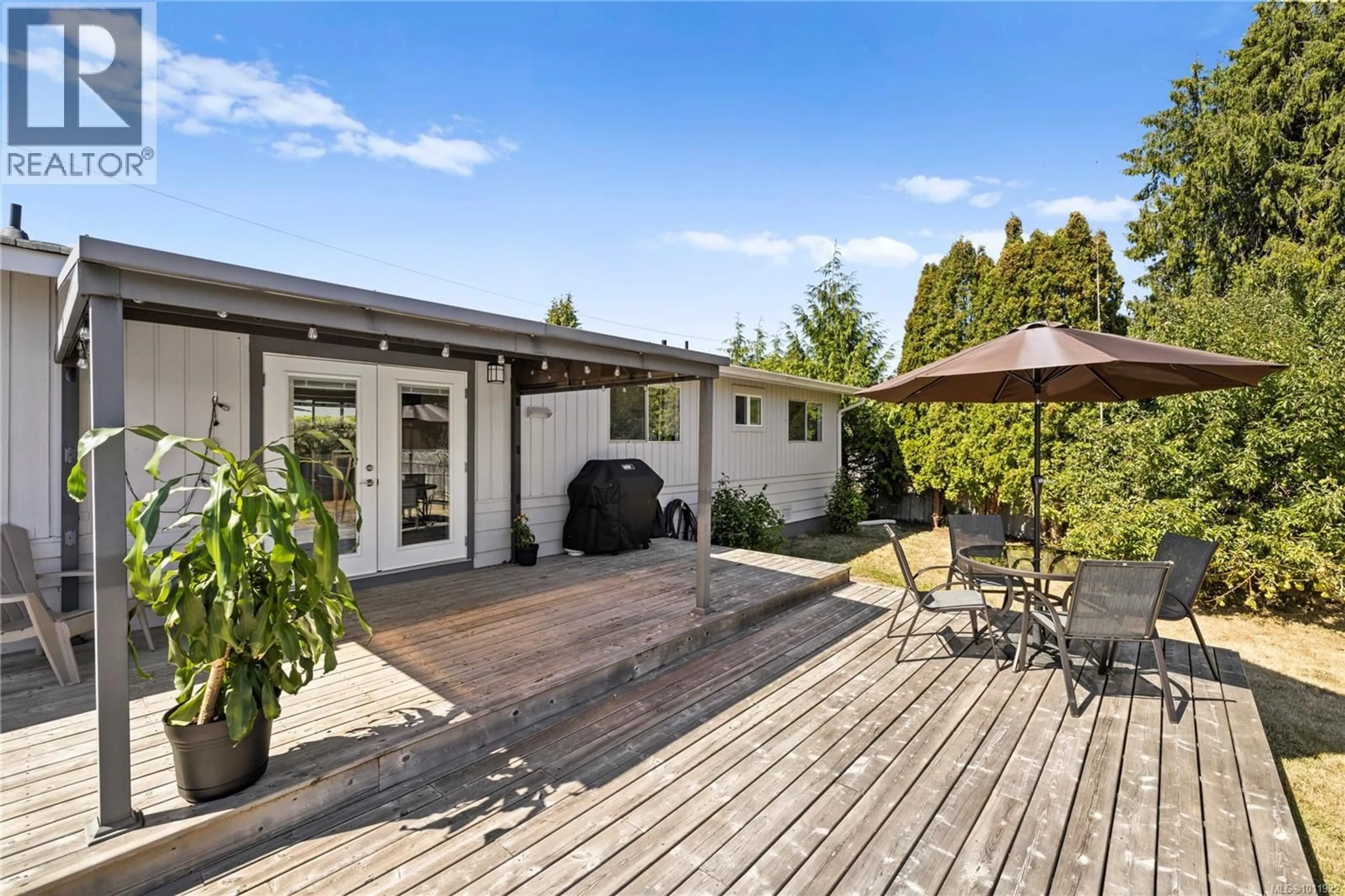 Patio, street for 382 WILLOW STREET, Parksville British Columbia V9P1C6