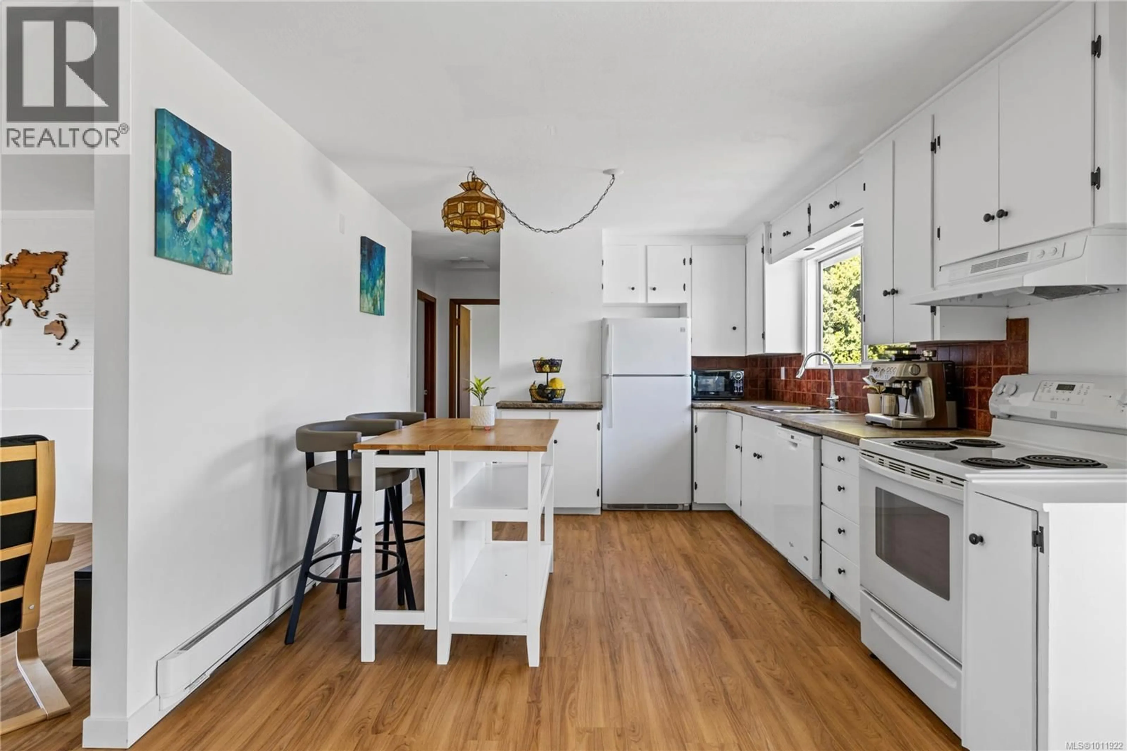Open concept kitchen, unknown for 382 WILLOW STREET, Parksville British Columbia V9P1C6