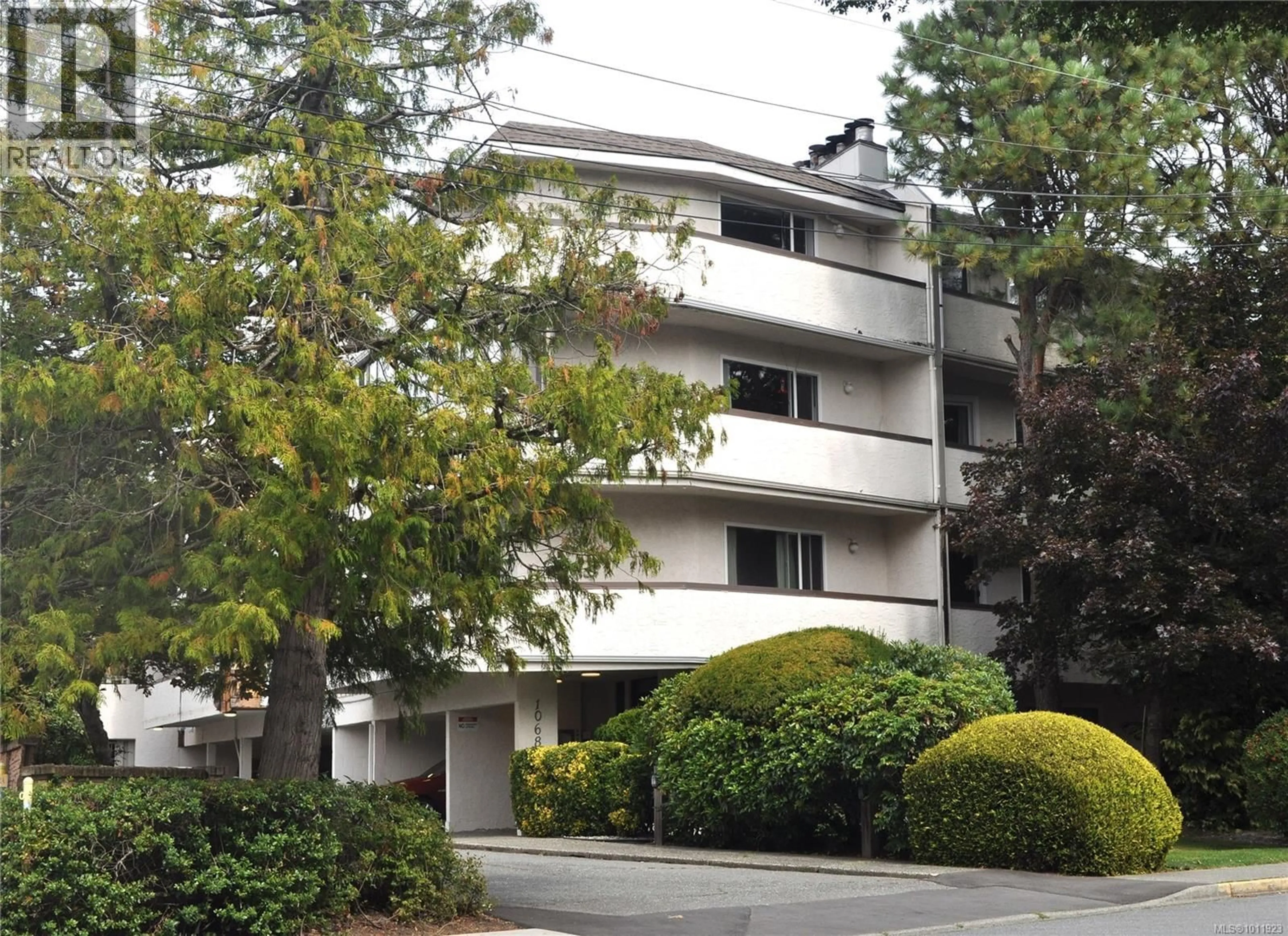 Unknown for 303 - 1068 TOLMIE AVENUE, Saanich British Columbia V8X4T4
