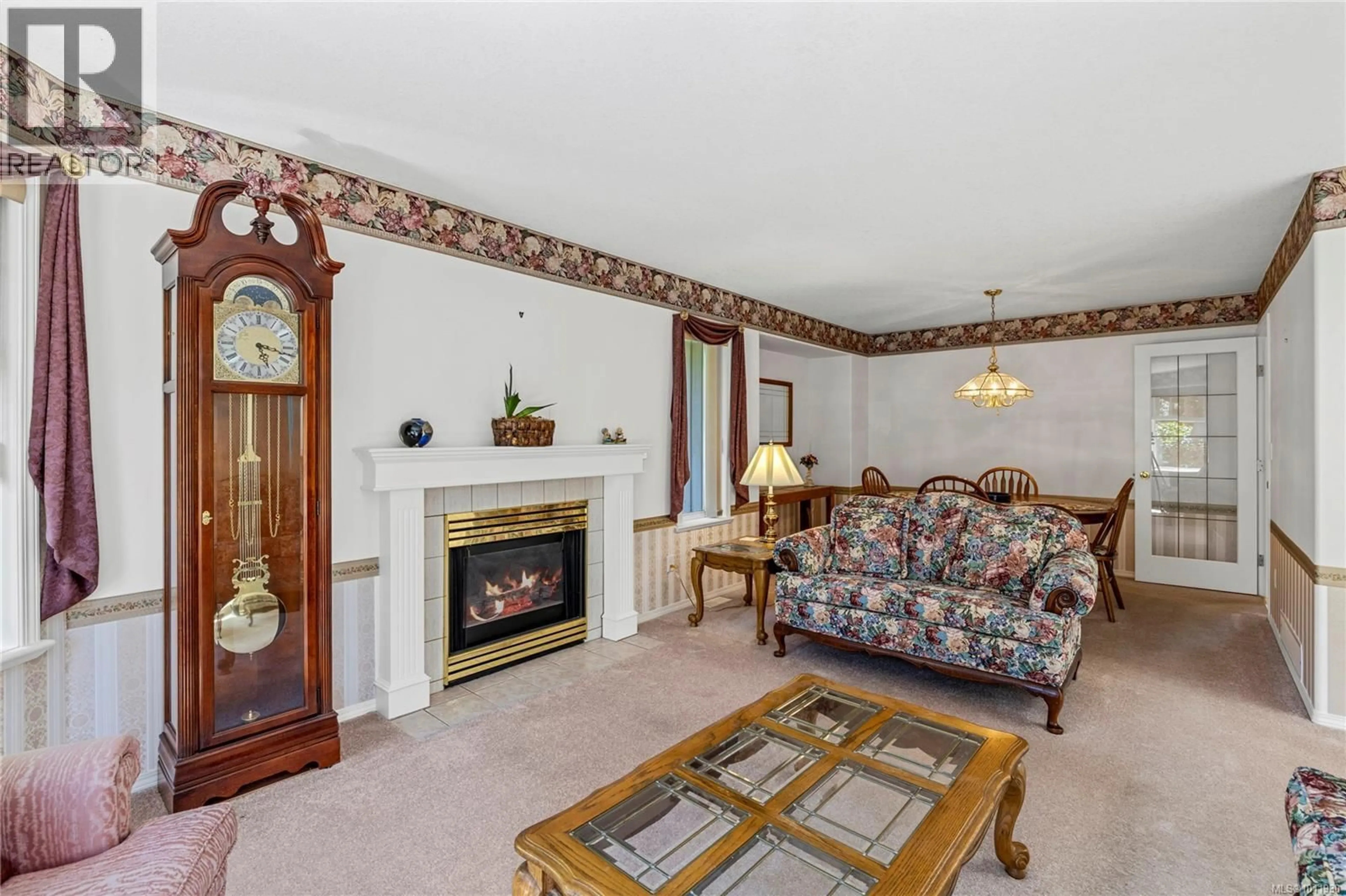 Living room with furniture, unknown for 560 COUNTRY CLUB DRIVE, Qualicum Beach British Columbia V9K2J9