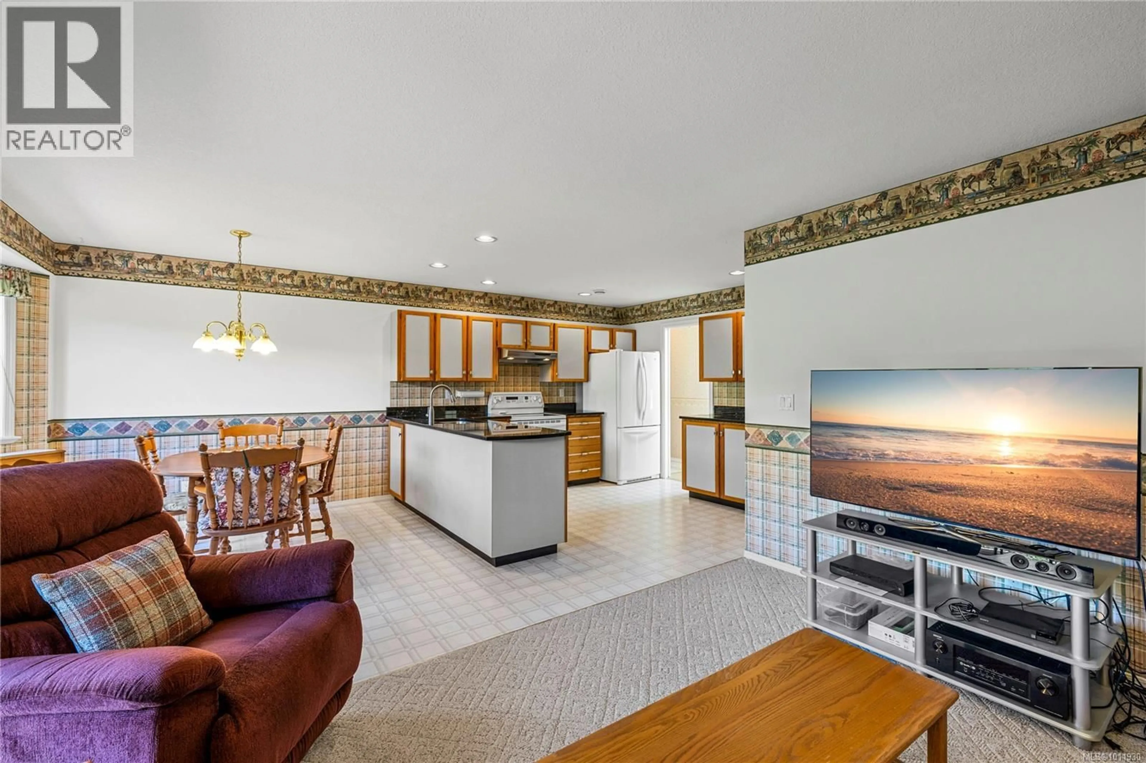 Open concept kitchen, ceramic/tile floor for 560 COUNTRY CLUB DRIVE, Qualicum Beach British Columbia V9K2J9