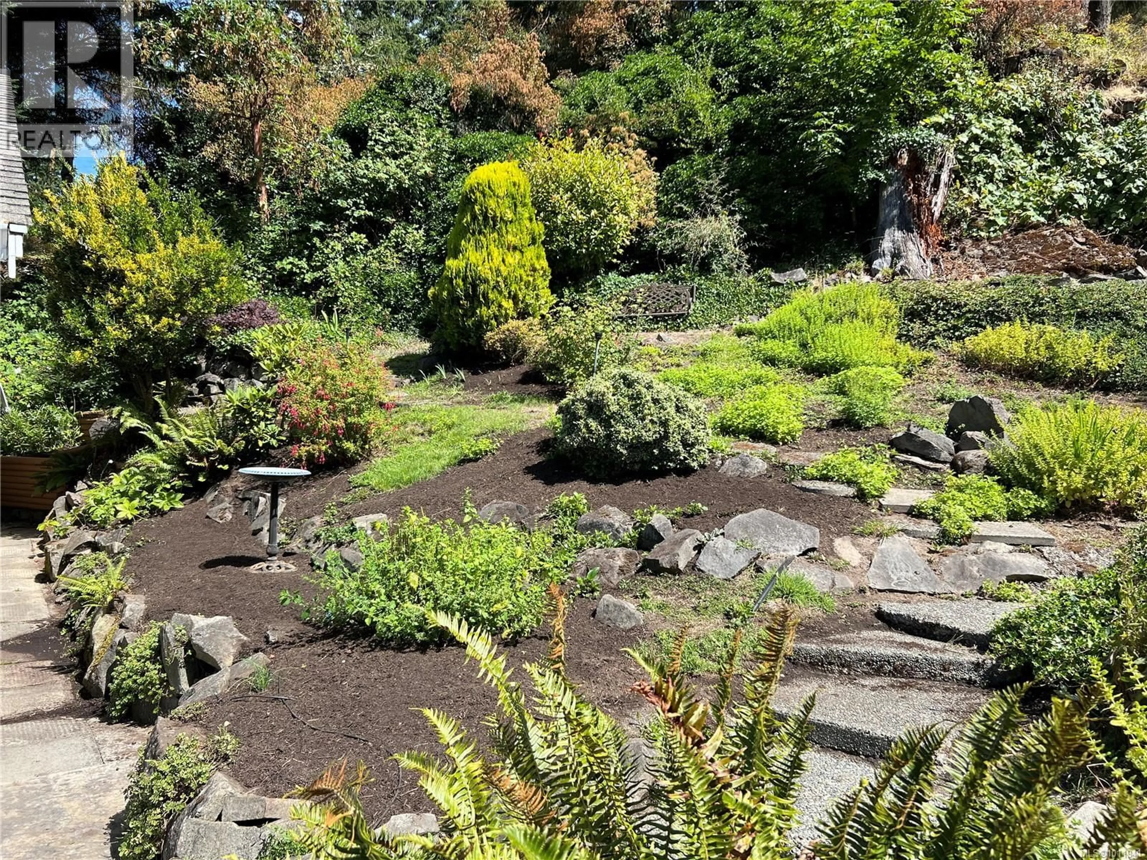 A pic from outside/outdoor area/front of a property/back of a property/a pic from drone, street for 10915 PRENTICE PLACE, North Saanich British Columbia V8L5H7