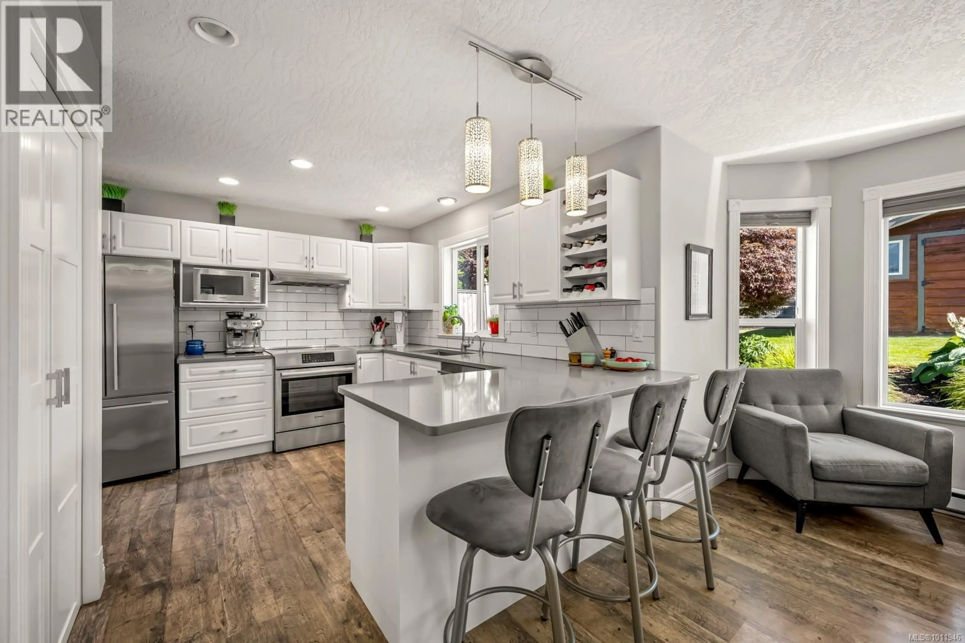 Open concept kitchen, ceramic/tile floor for 2190 STIRLING PLACE, Courtenay British Columbia V9N9X1
