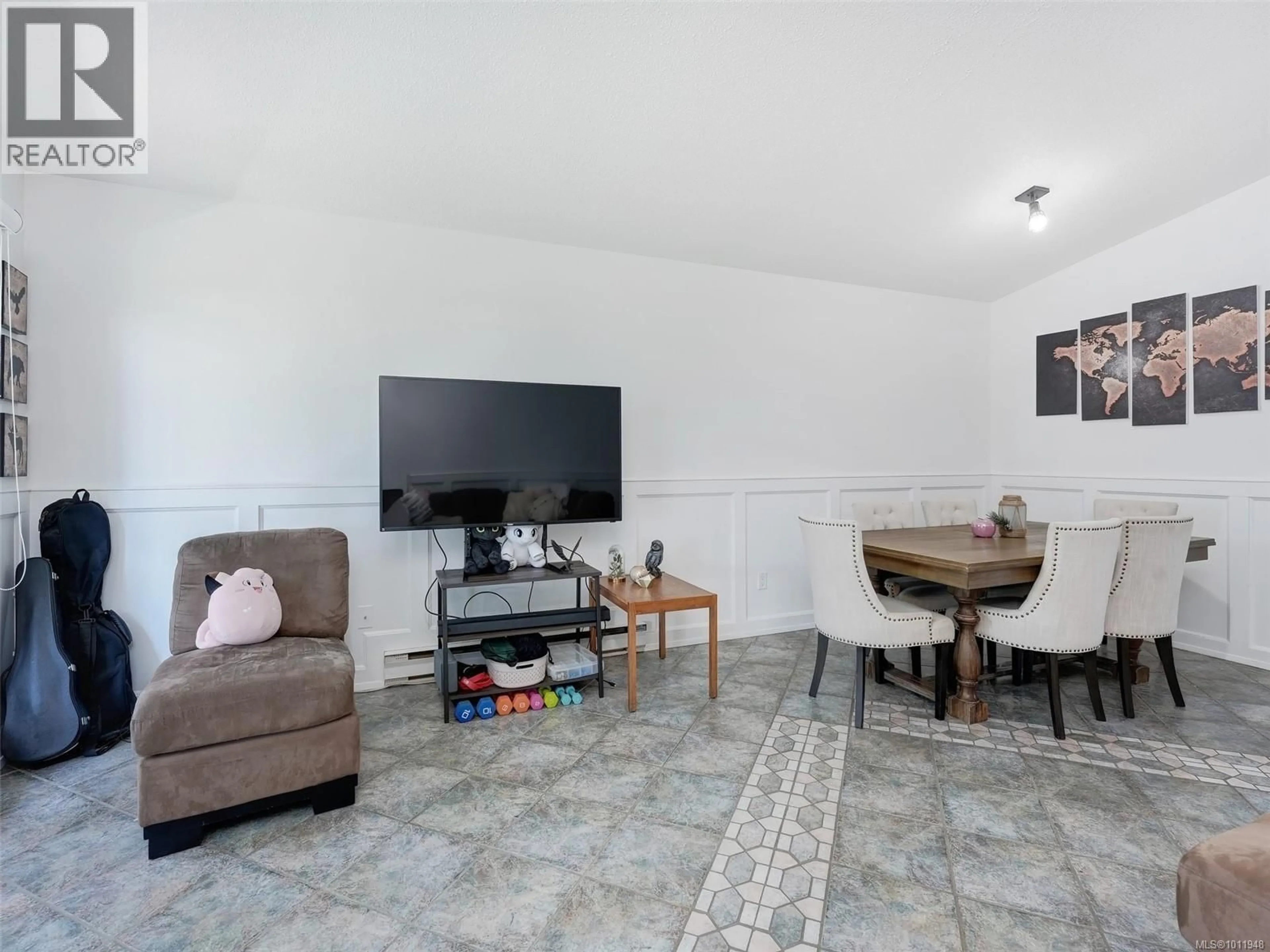 Living room with furniture, unknown for 5 - 6110 SEABROOM ROAD, Sooke British Columbia V9Z0B8