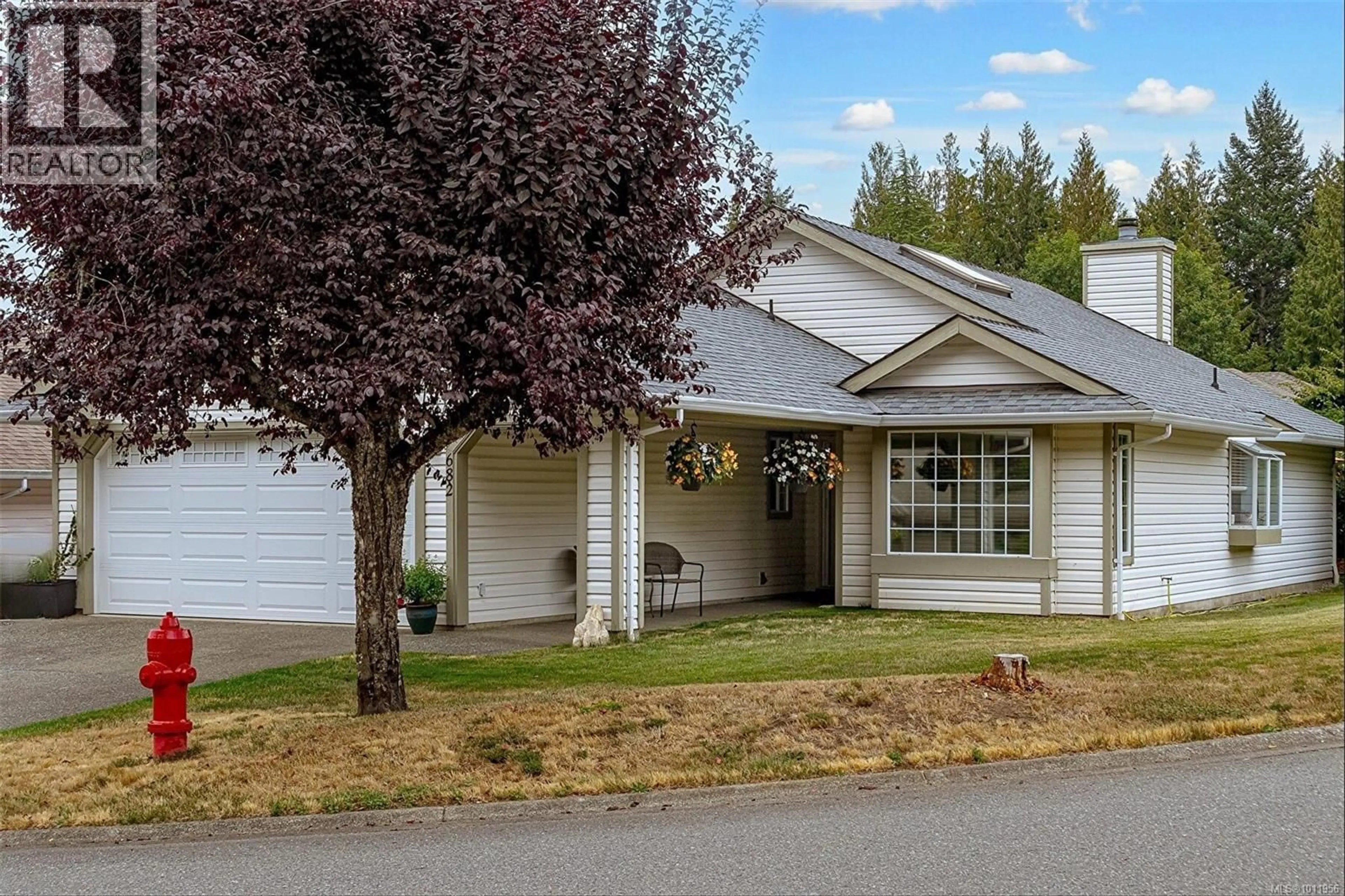 Home with vinyl exterior material, street for 682 PINERIDGE DRIVE, Cobble Hill British Columbia V8H0K8